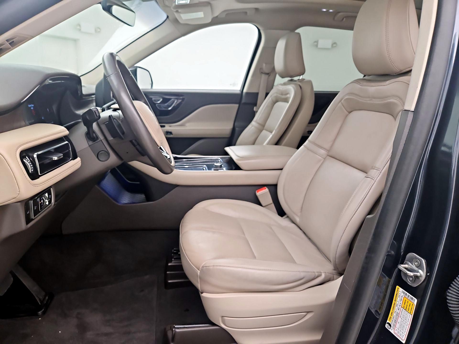 Thumbnail: 2023 Lincoln Aviator - 11