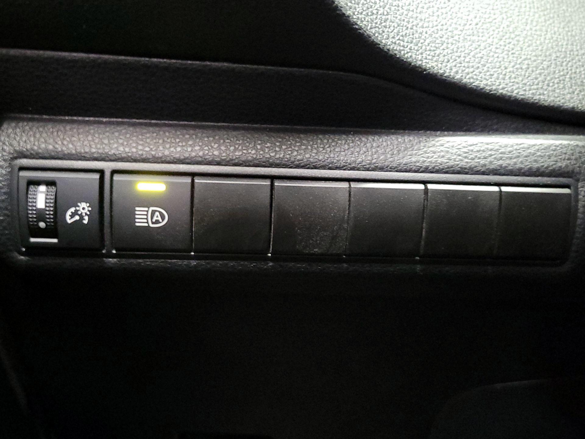 Thumbnail: 2025 Toyota Corolla - 13