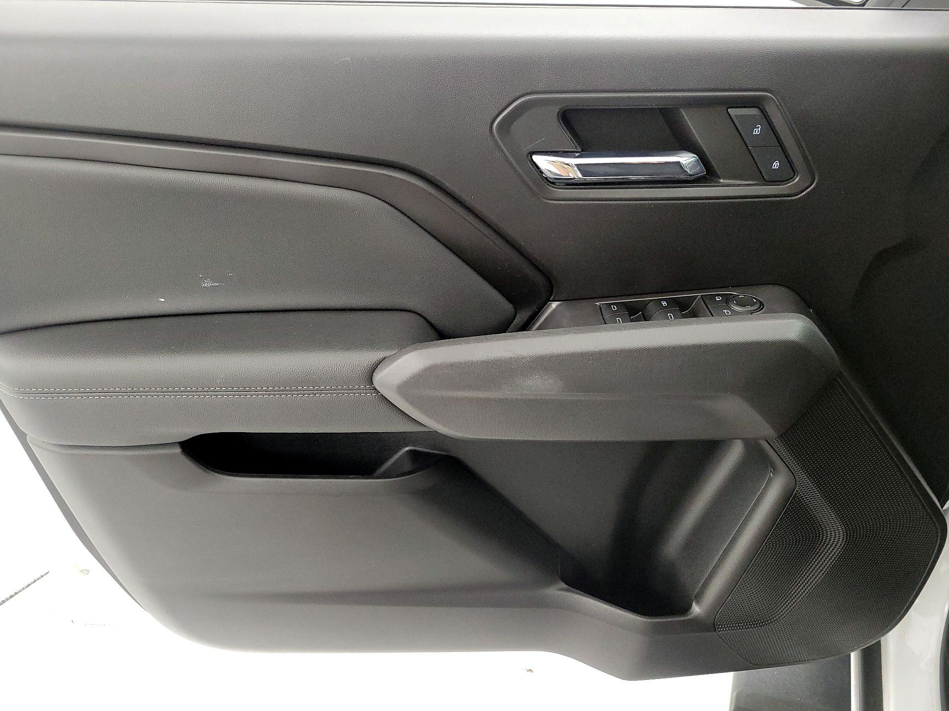 Thumbnail: 2023 Chevrolet Colorado - 12