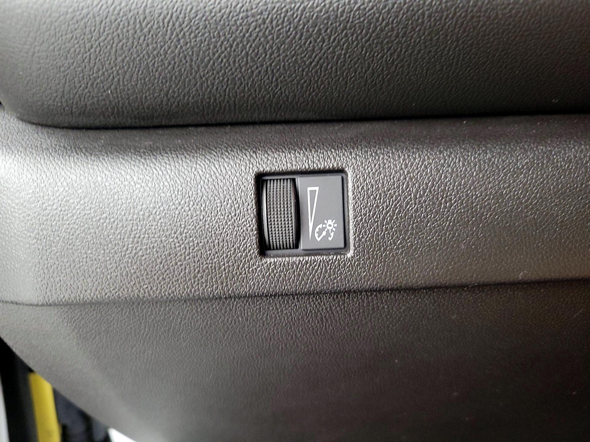 Thumbnail: 2023 Chevrolet Colorado - 13