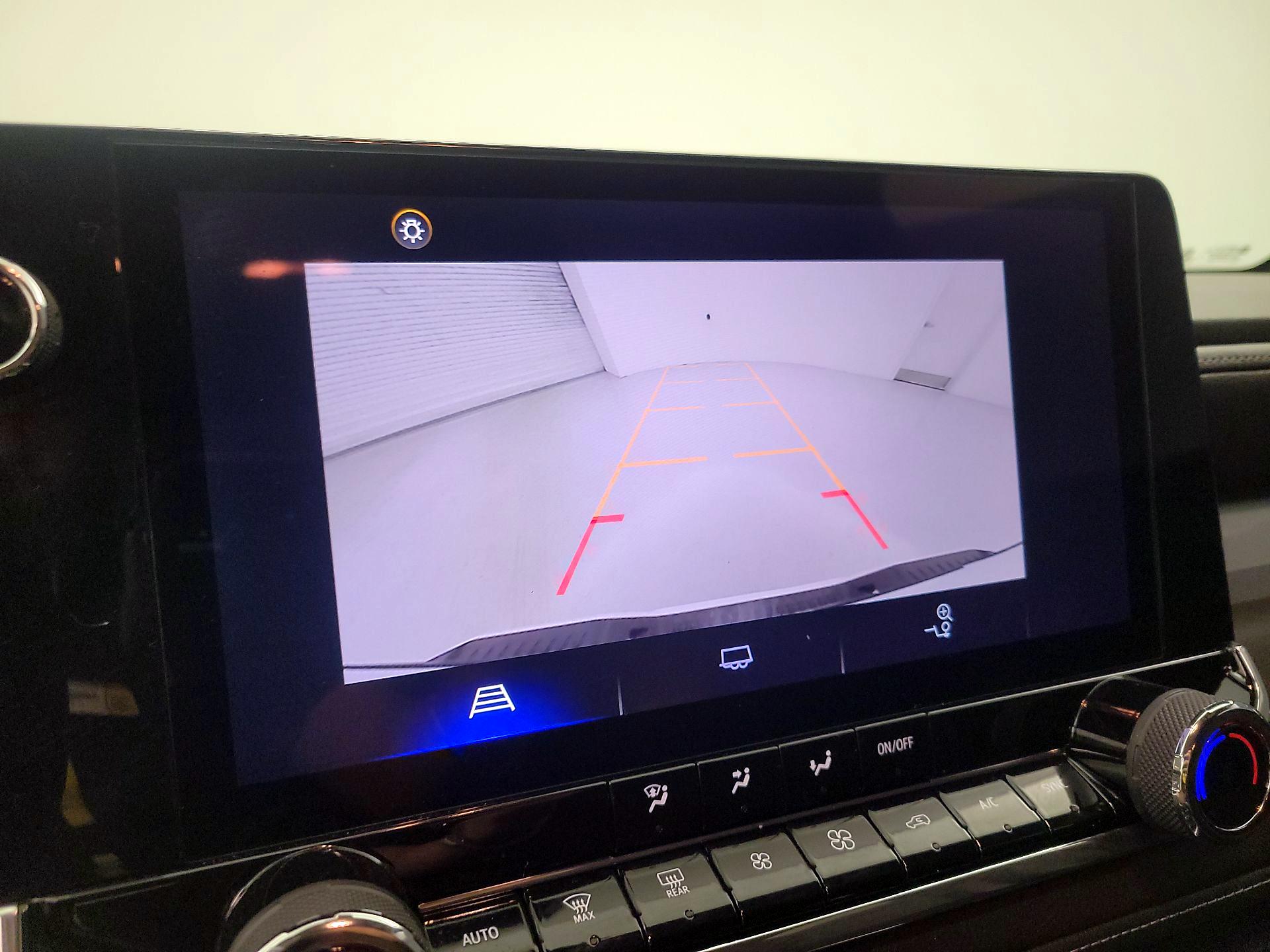 Thumbnail: 2023 Chevrolet Colorado - 14