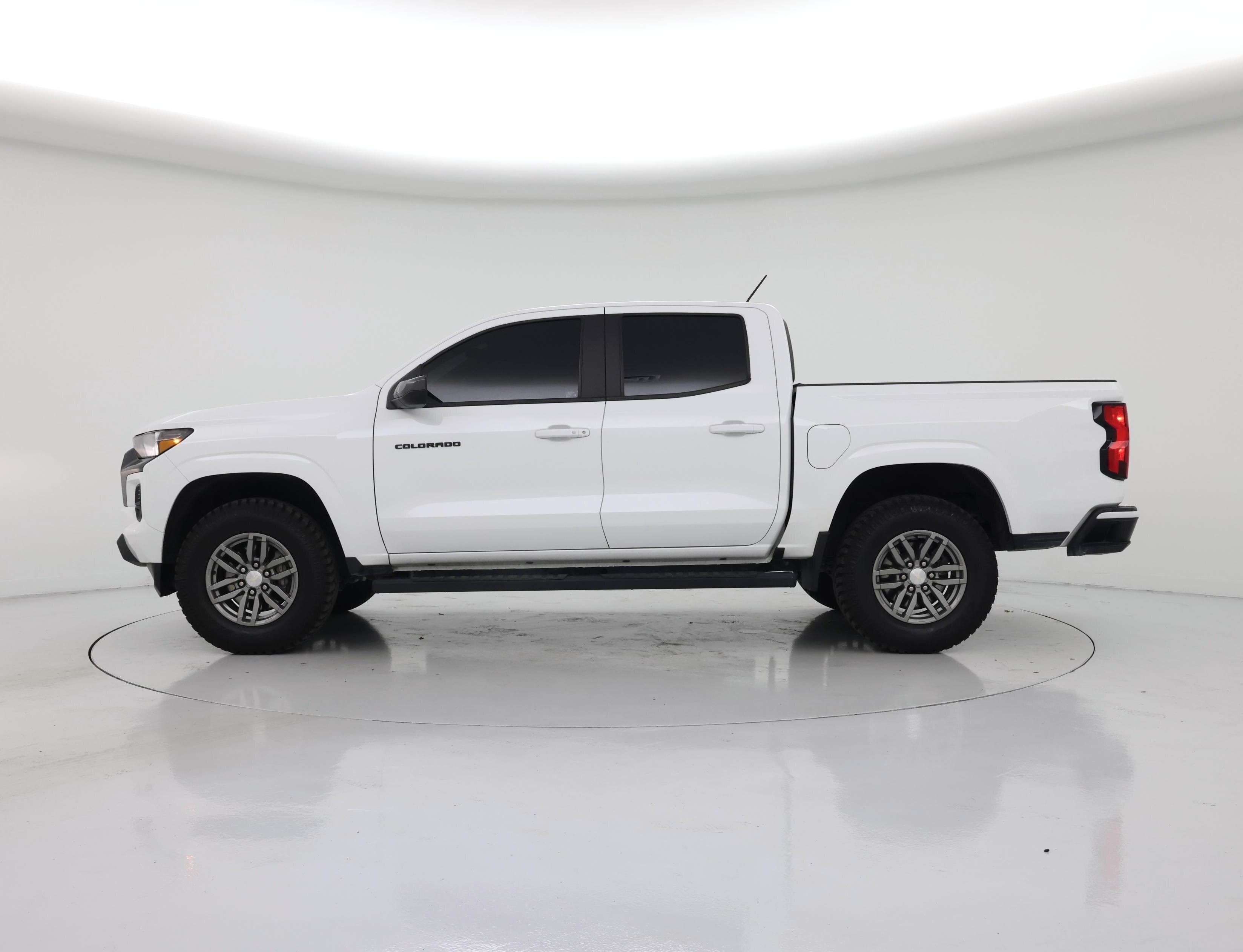 Thumbnail: 2023 Chevrolet Colorado - 3