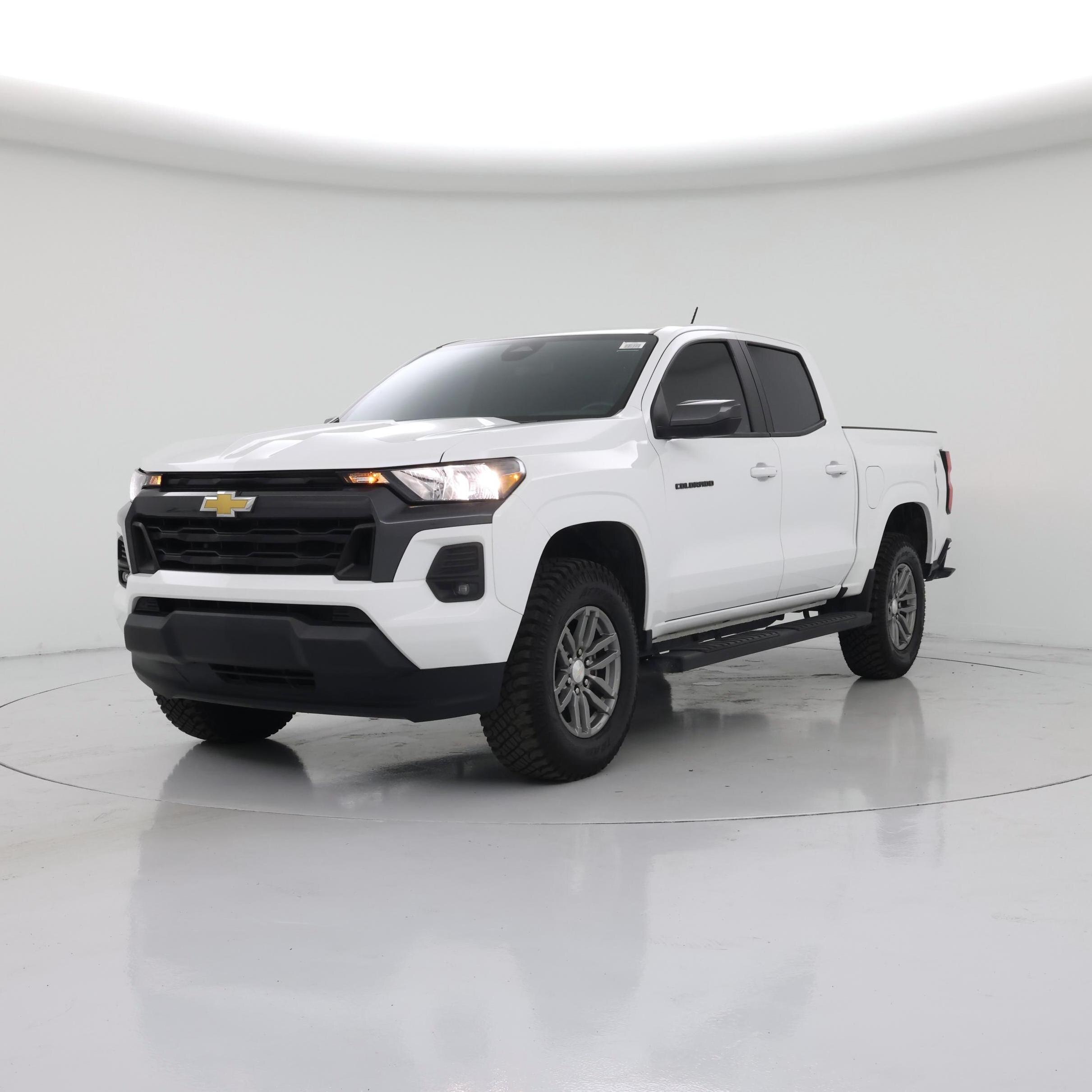 Thumbnail: 2023 Chevrolet Colorado - 4