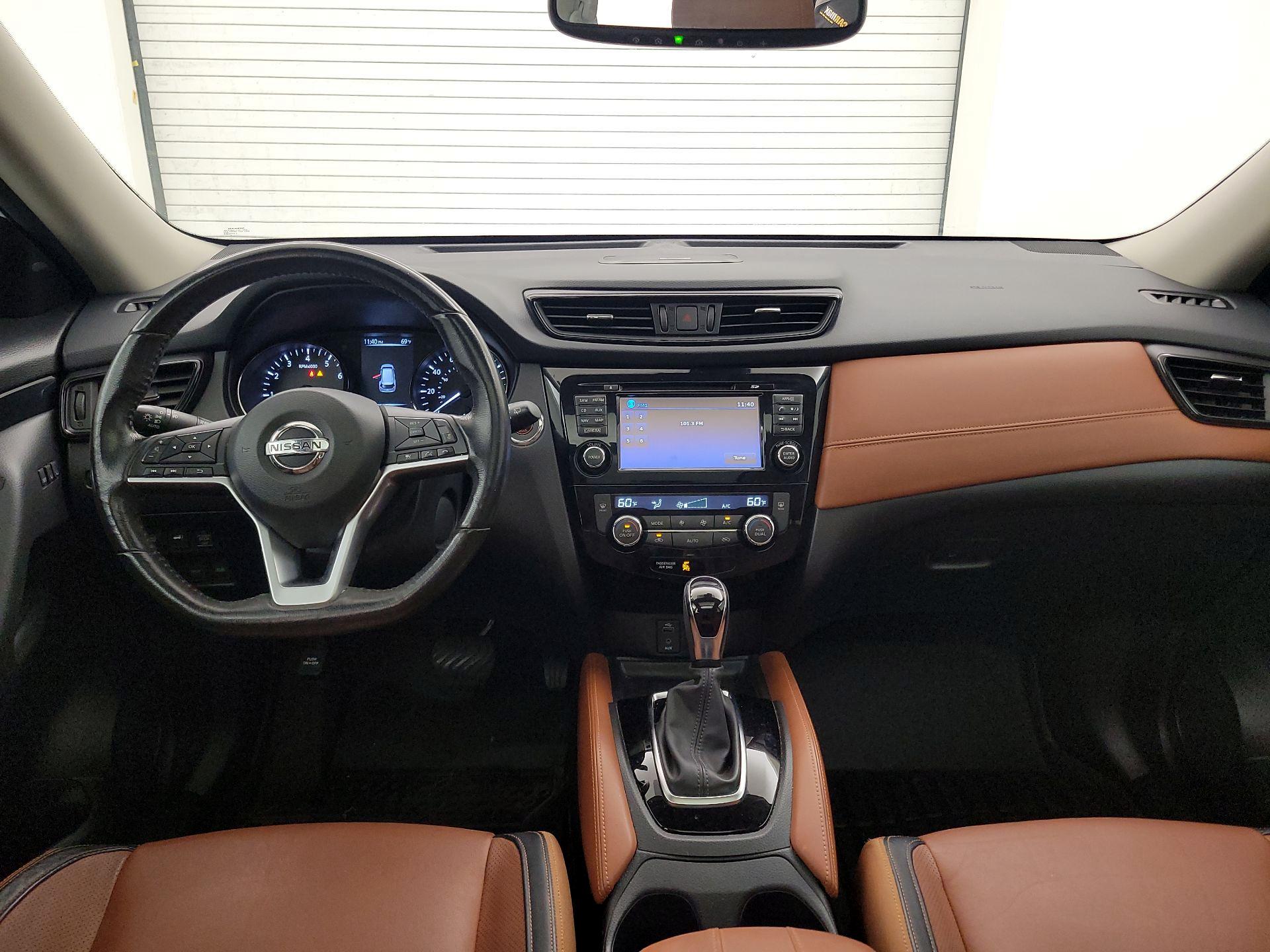 Thumbnail: 2017 Nissan Rogue - 9