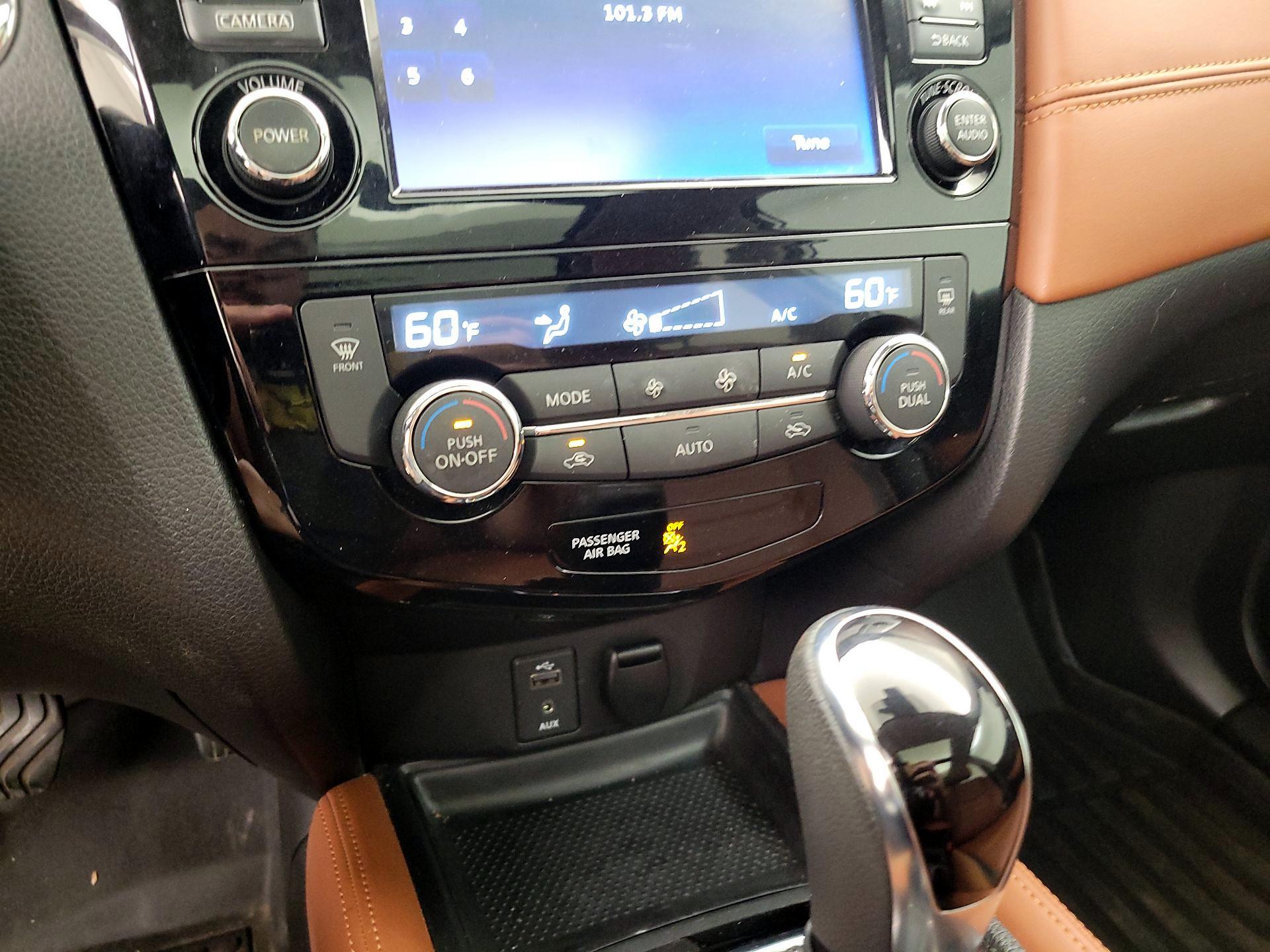 Thumbnail: 2017 Nissan Rogue - 16