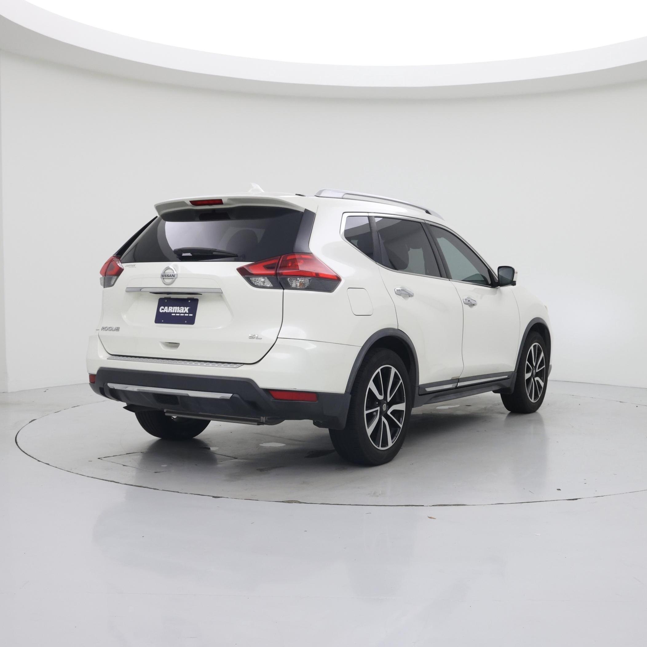 Thumbnail: 2017 Nissan Rogue - 8