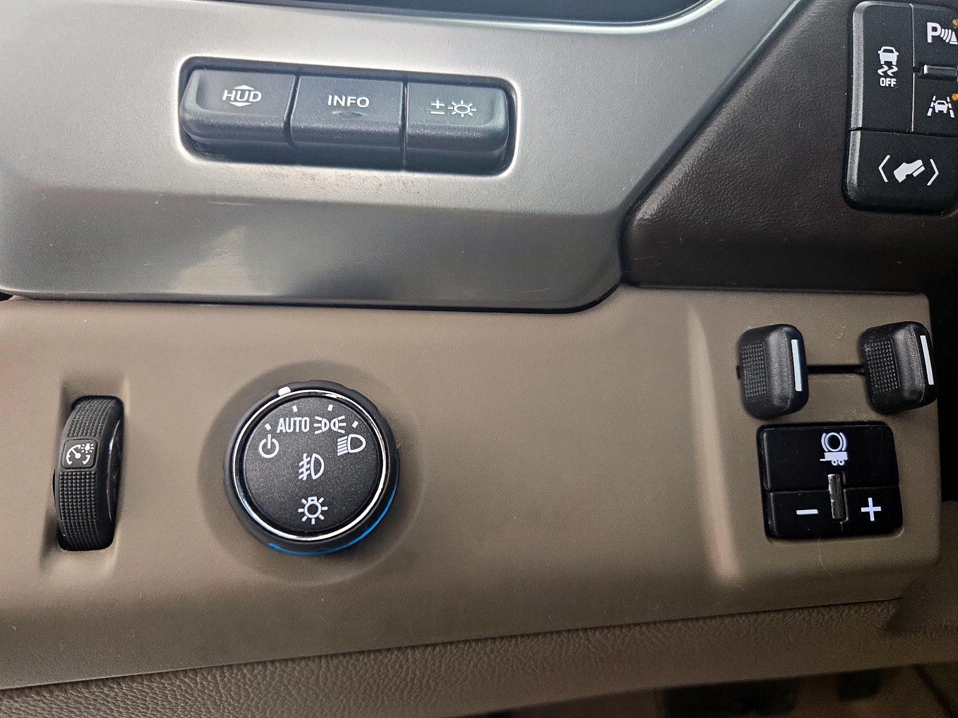 Thumbnail: 2019 Chevrolet Tahoe - 13