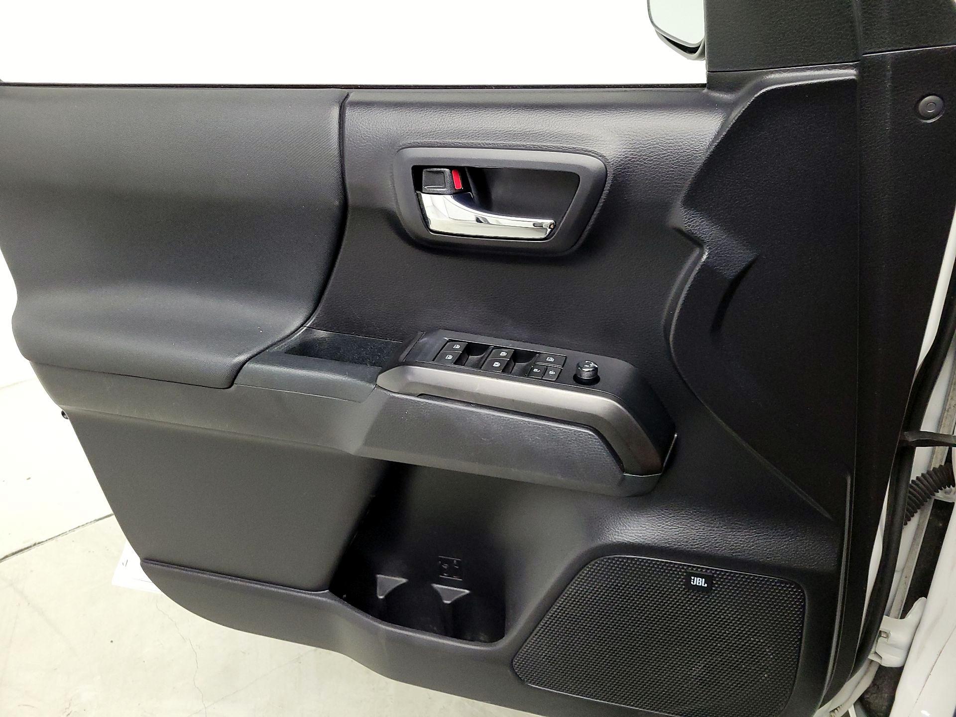 Thumbnail: 2021 Toyota Tacoma - 12