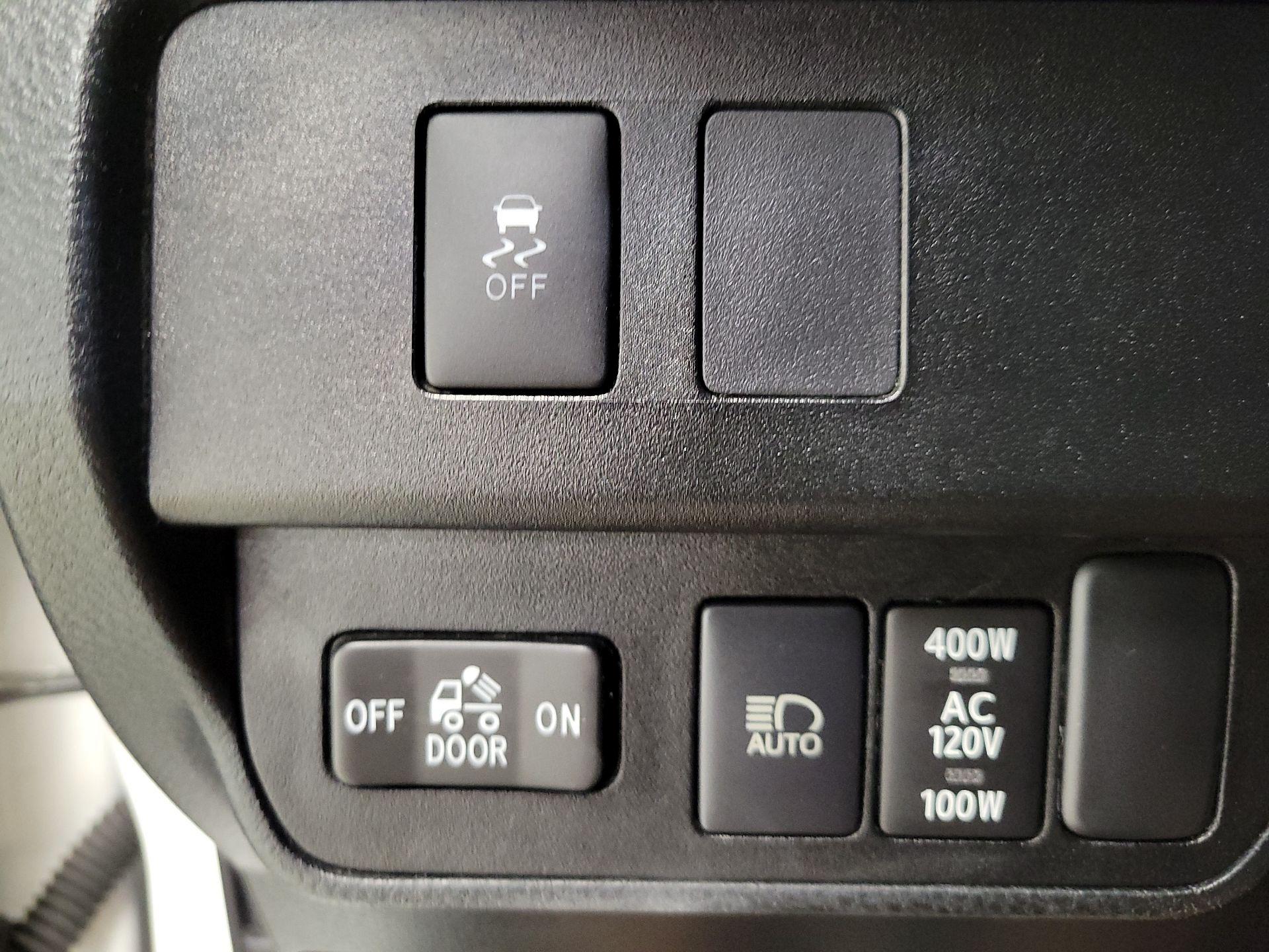 Thumbnail: 2021 Toyota Tacoma - 13