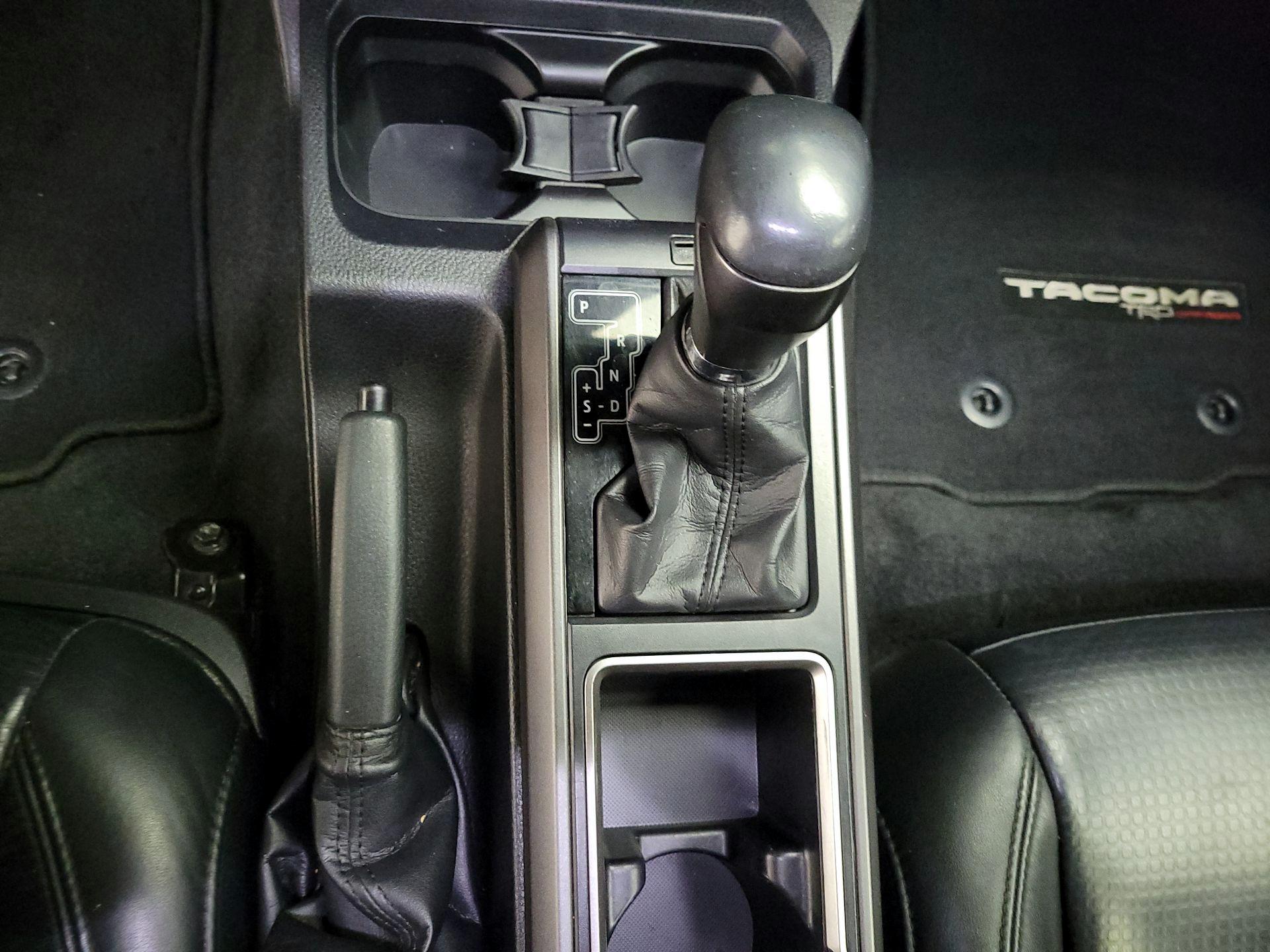 Thumbnail: 2021 Toyota Tacoma - 18