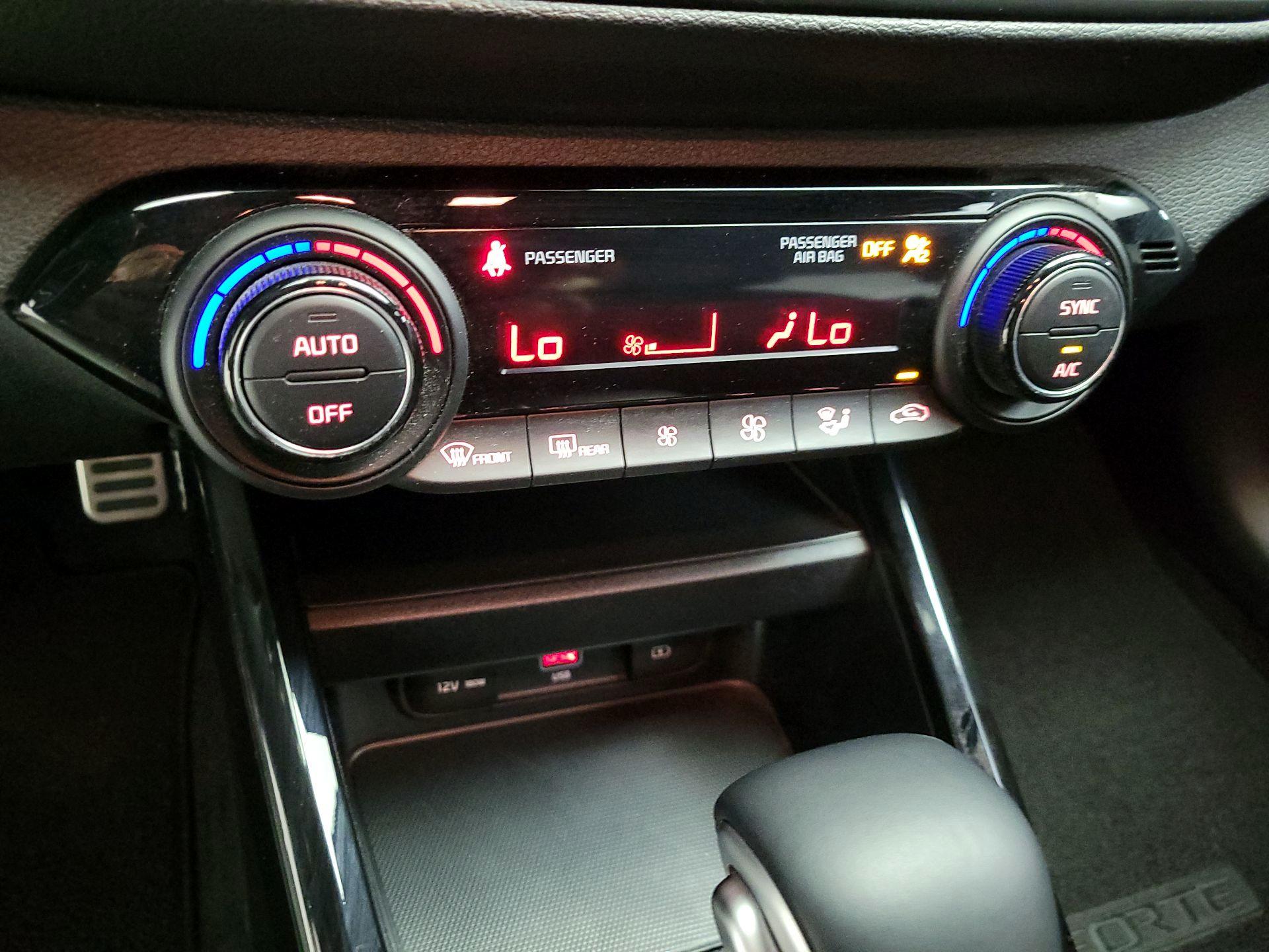 Thumbnail: 2023 Kia Forte - 17