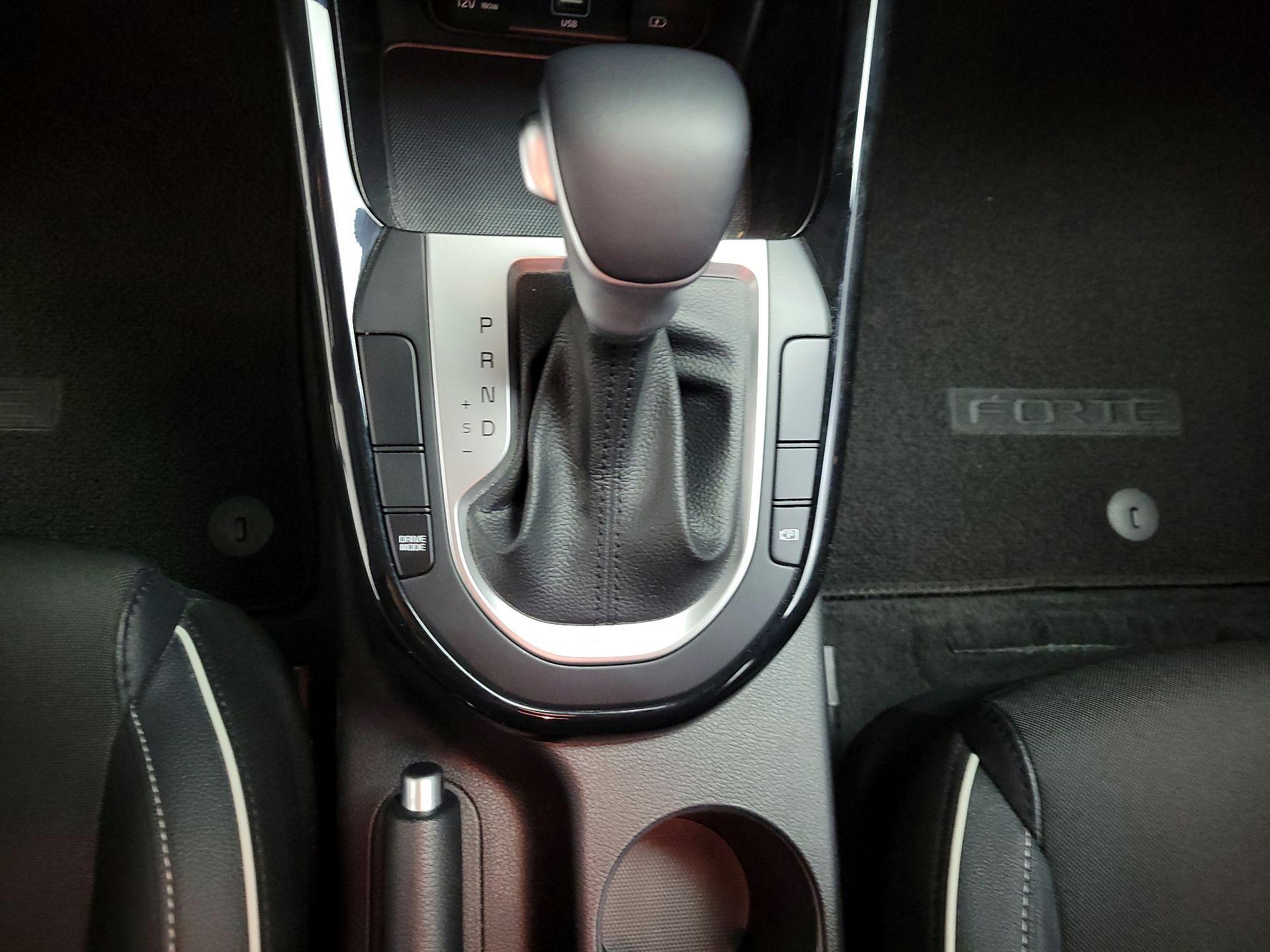 Thumbnail: 2023 Kia Forte - 18