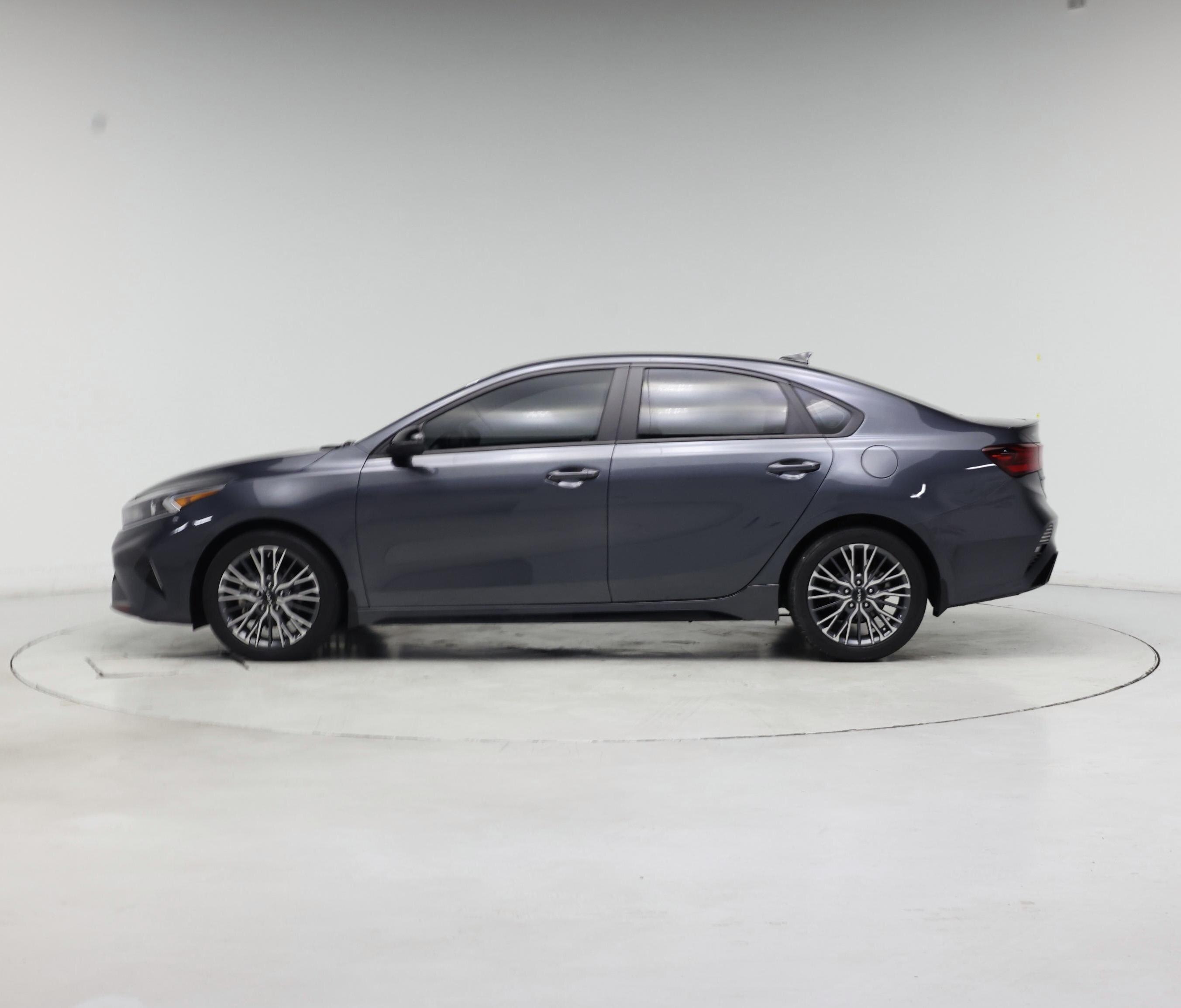 Thumbnail: 2023 Kia Forte - 3