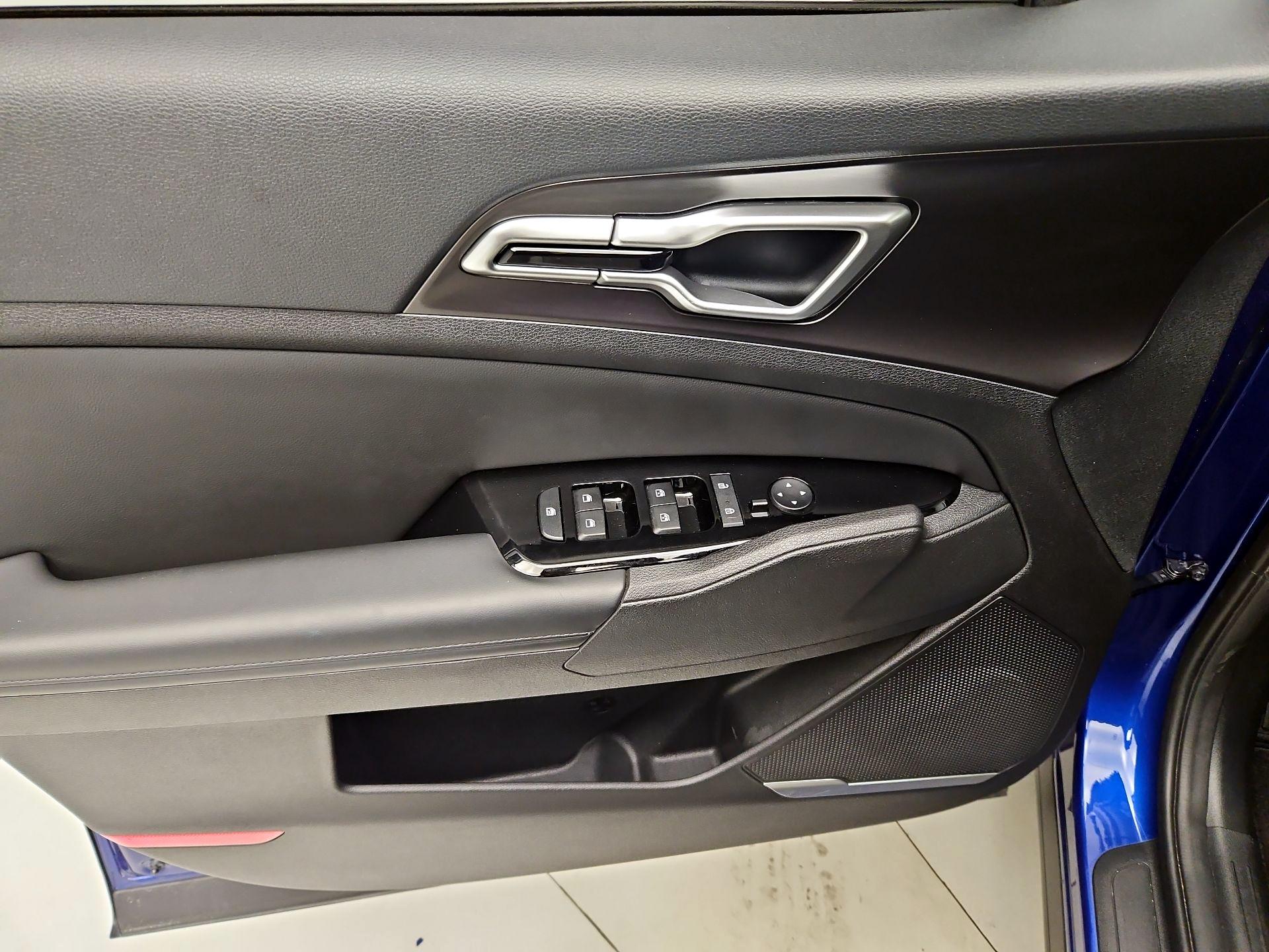 Thumbnail: 2023 Kia Sportage - 12