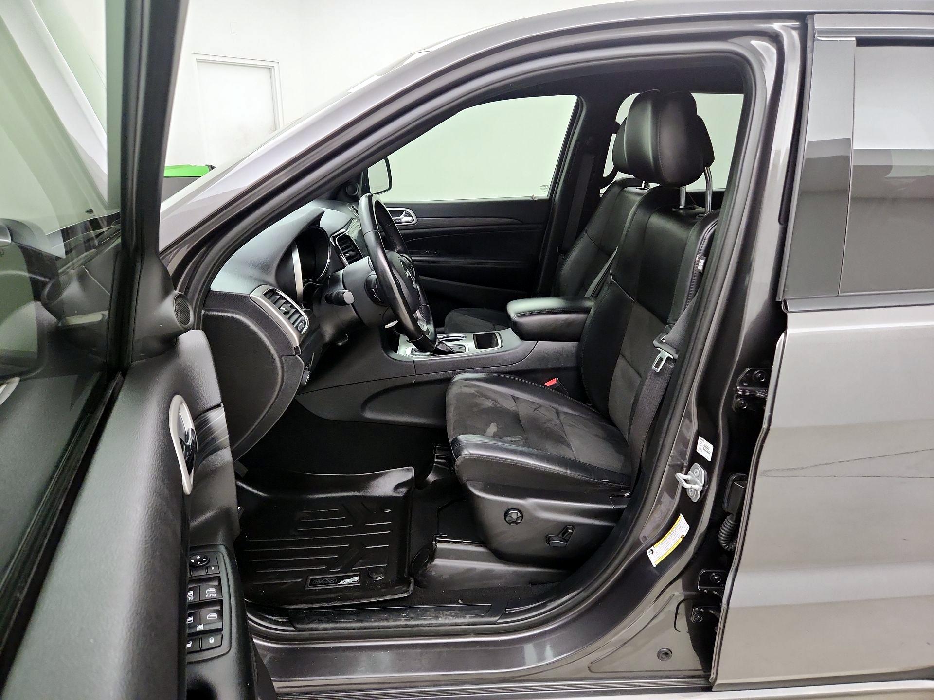 Thumbnail: 2020 Jeep Grand Cherokee - 11