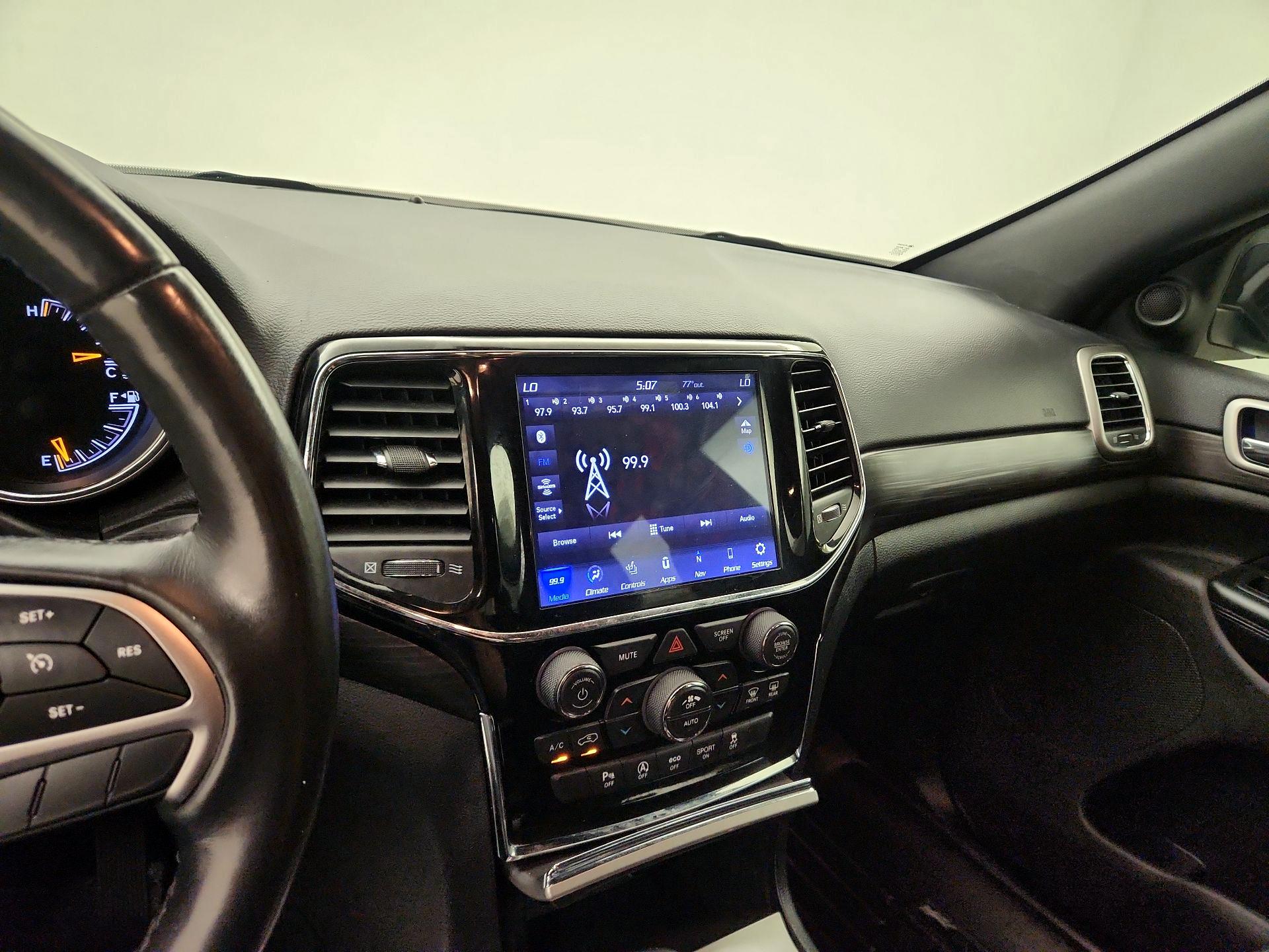 Thumbnail: 2020 Jeep Grand Cherokee - 13