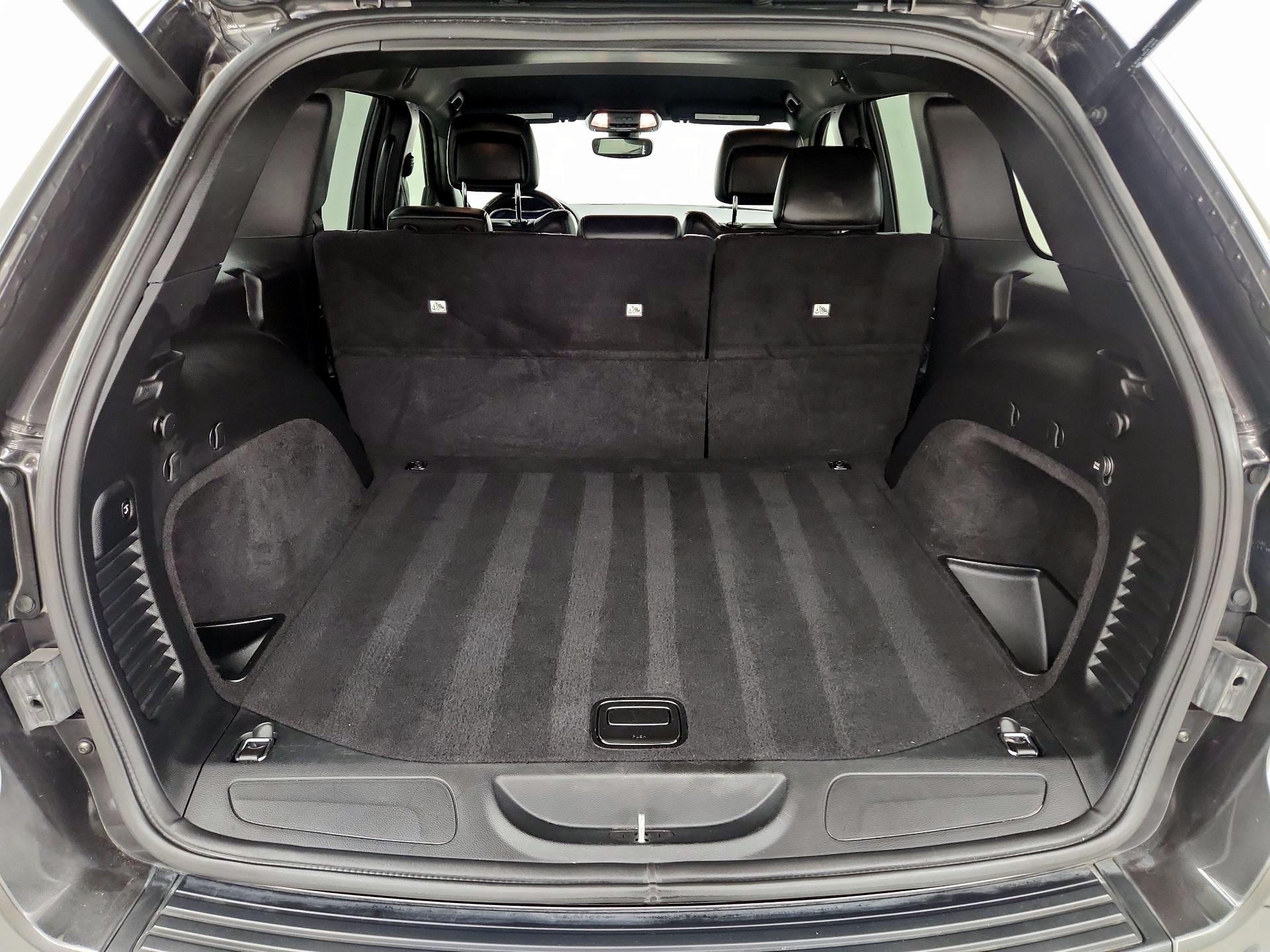 Thumbnail: 2020 Jeep Grand Cherokee - 16