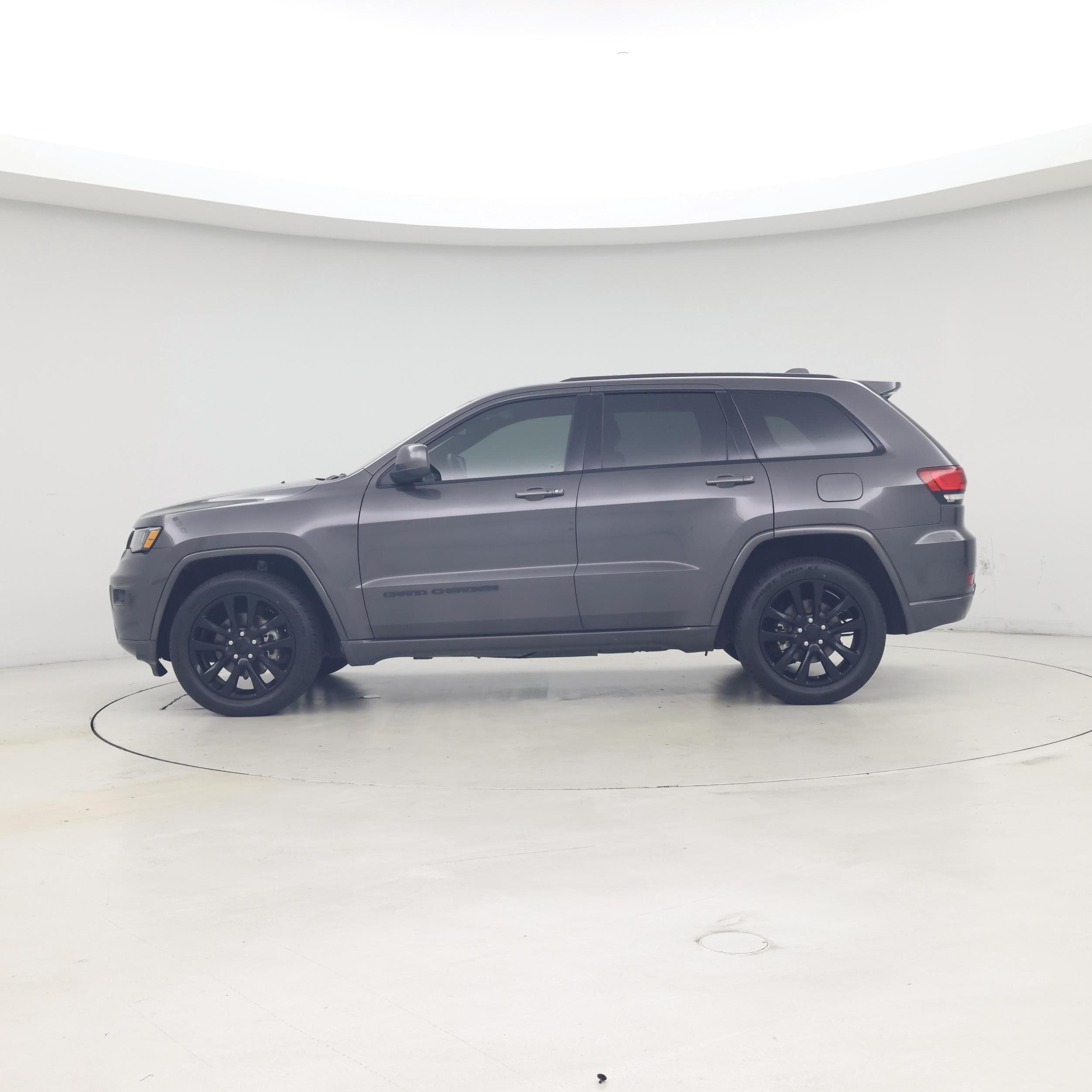 Thumbnail: 2020 Jeep Grand Cherokee - 3
