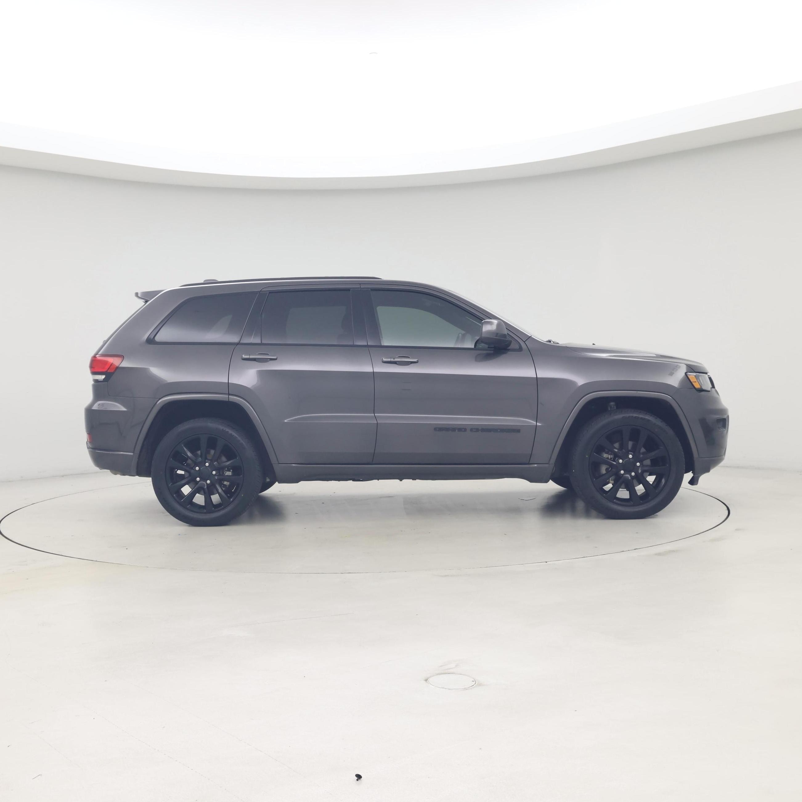 Thumbnail: 2020 Jeep Grand Cherokee - 7