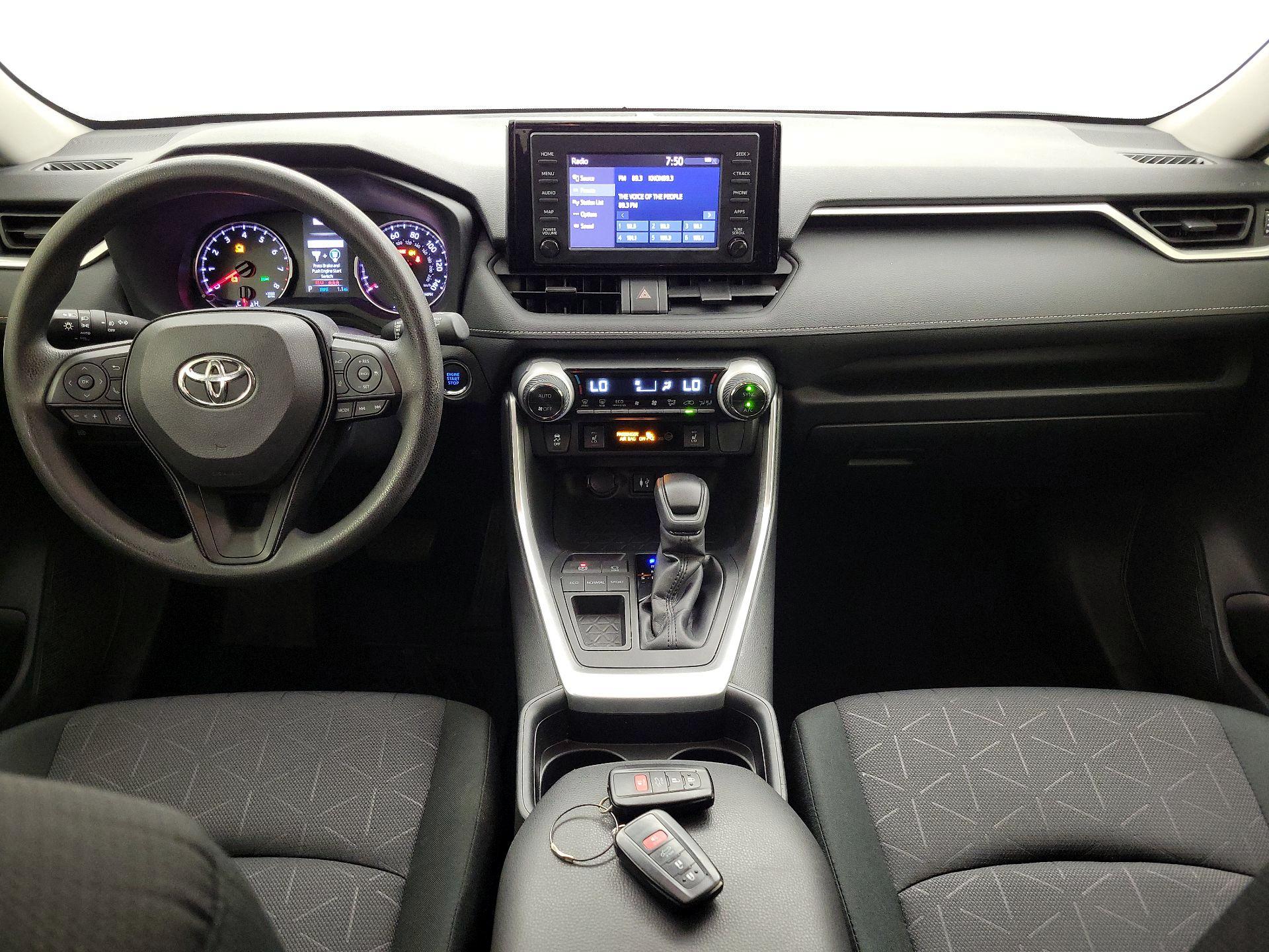 Thumbnail: 2019 Toyota RAV4 - 9