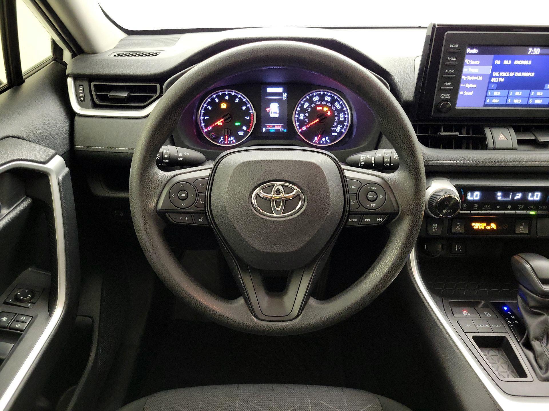 Thumbnail: 2019 Toyota RAV4 - 10