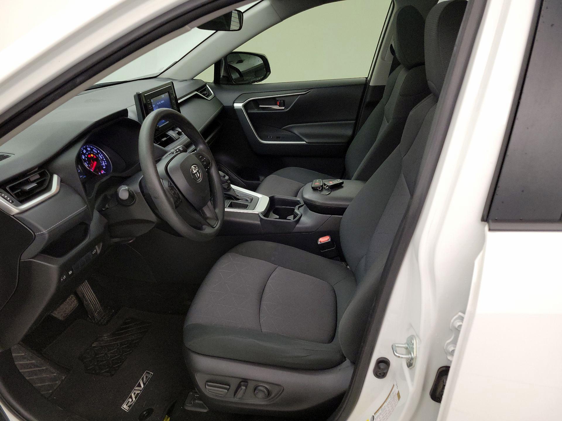 Thumbnail: 2019 Toyota RAV4 - 11