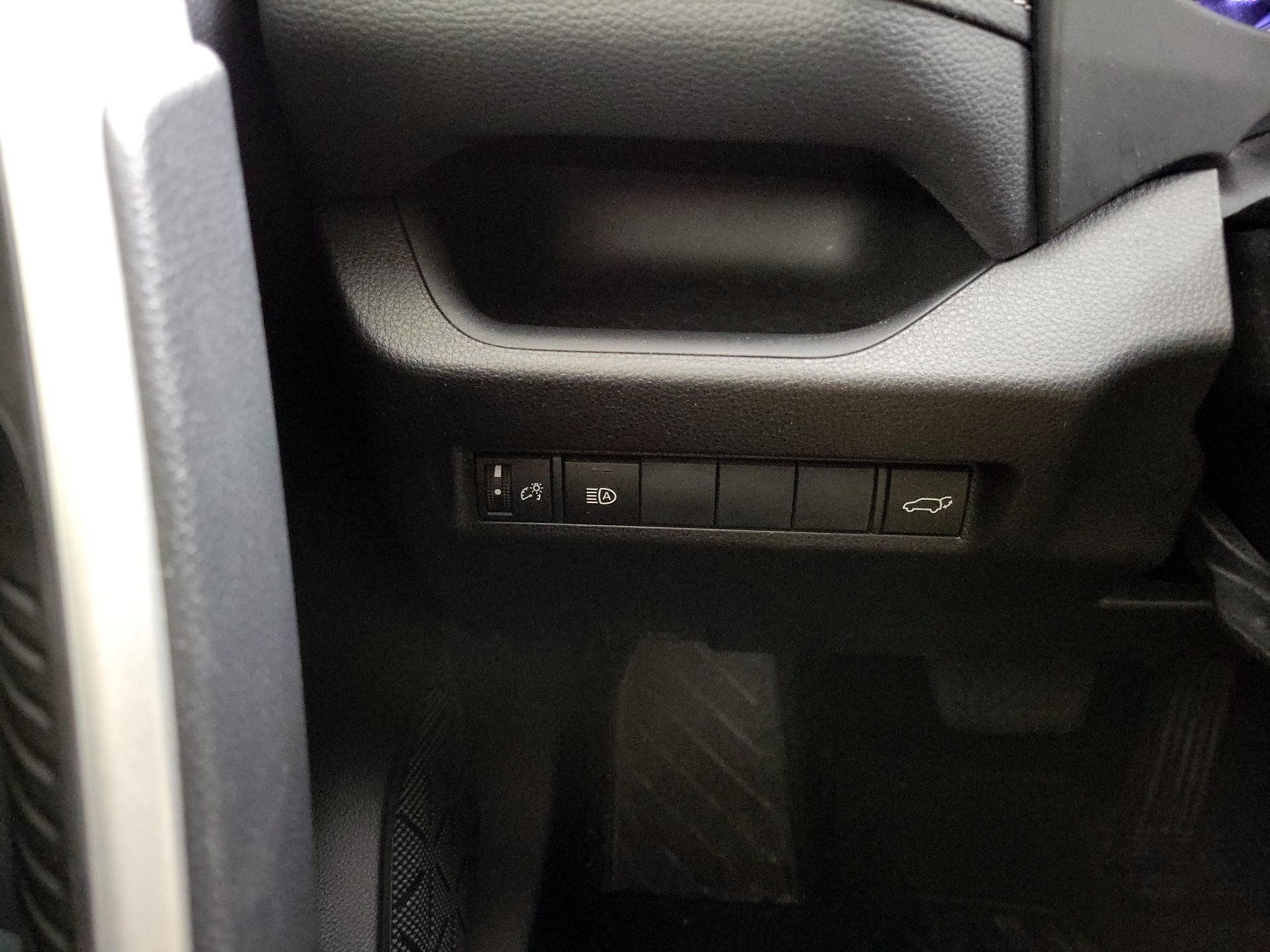 Thumbnail: 2019 Toyota RAV4 - 13