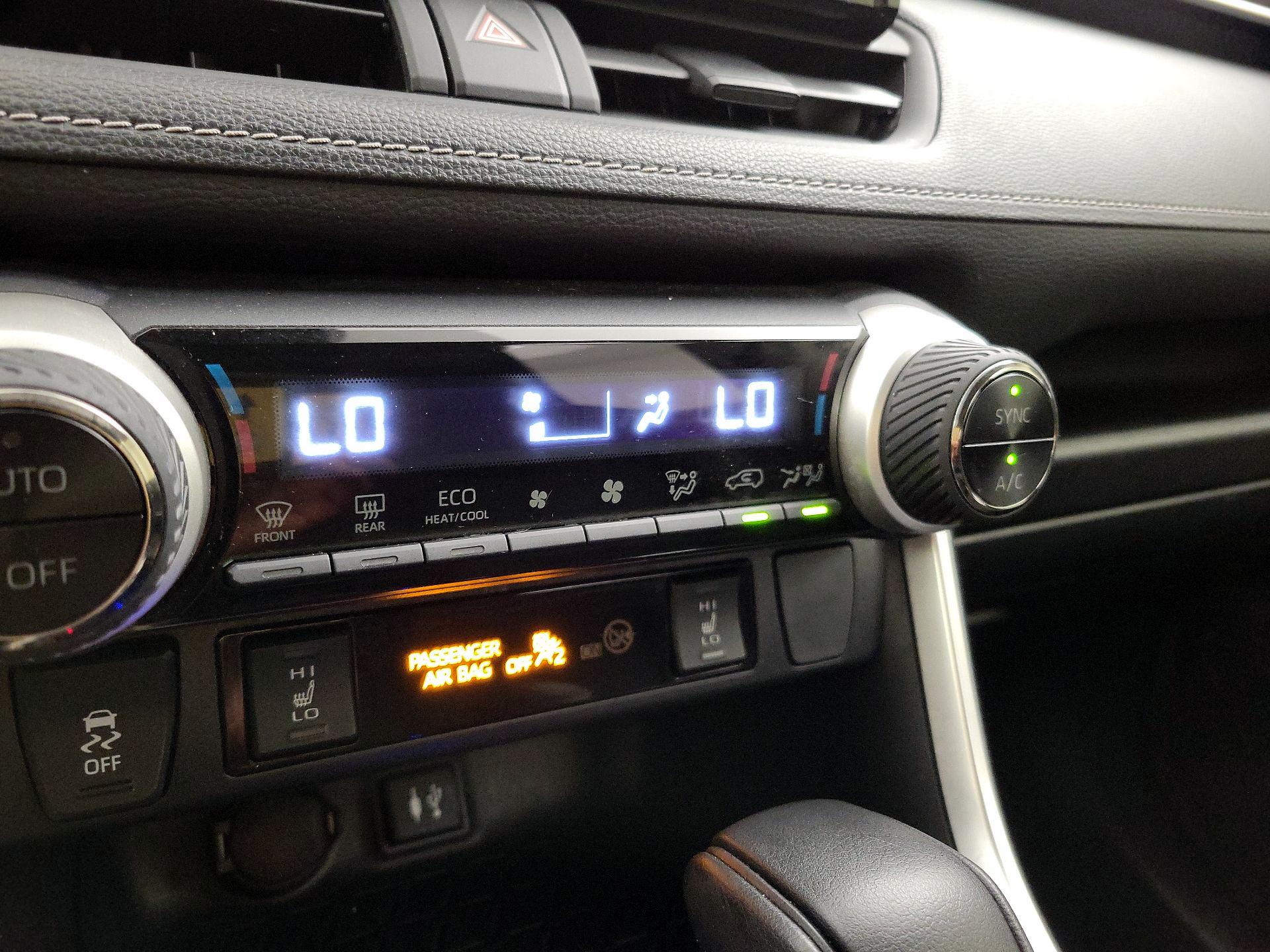 Thumbnail: 2019 Toyota RAV4 - 16