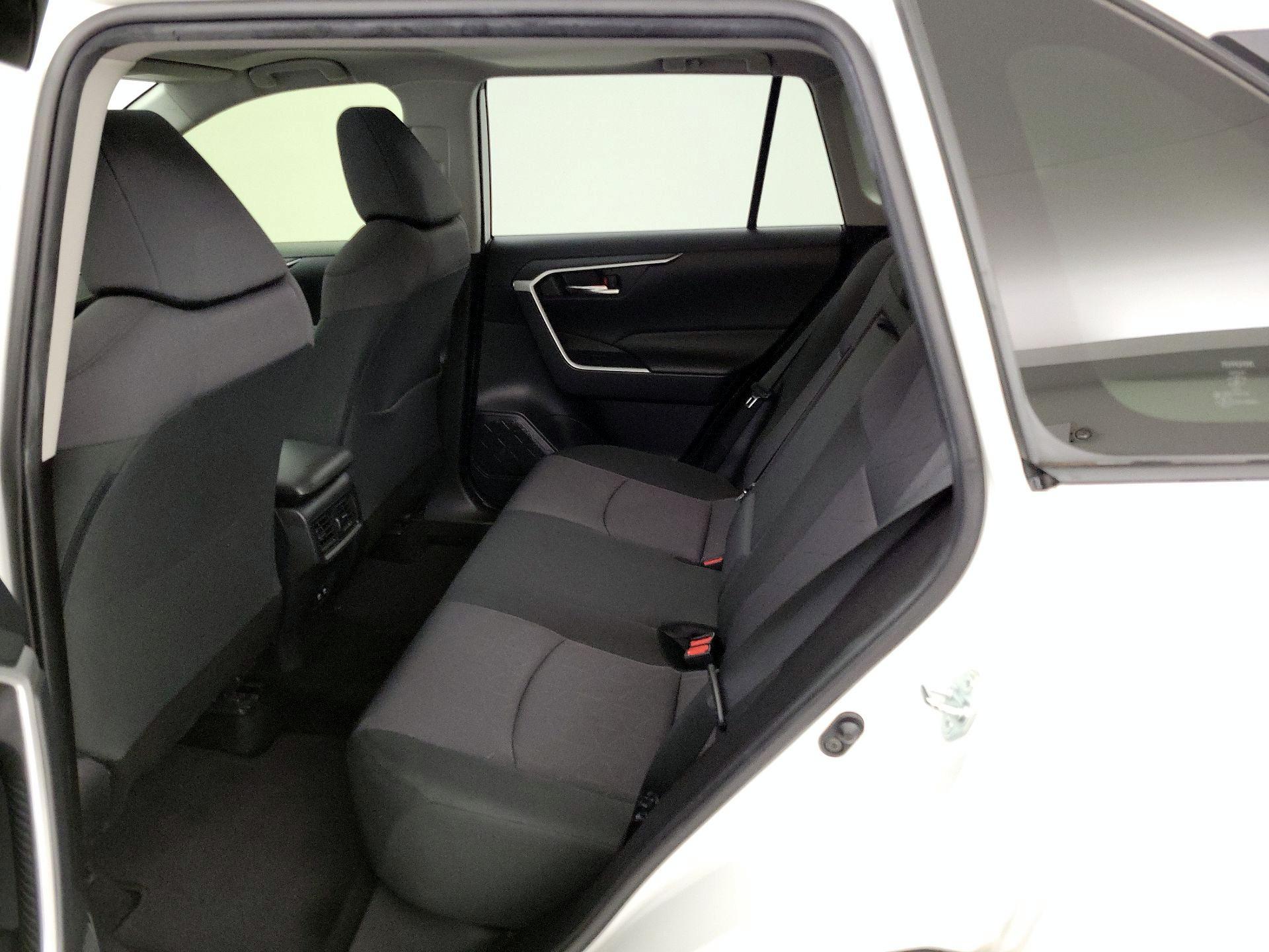 Thumbnail: 2019 Toyota RAV4 - 20