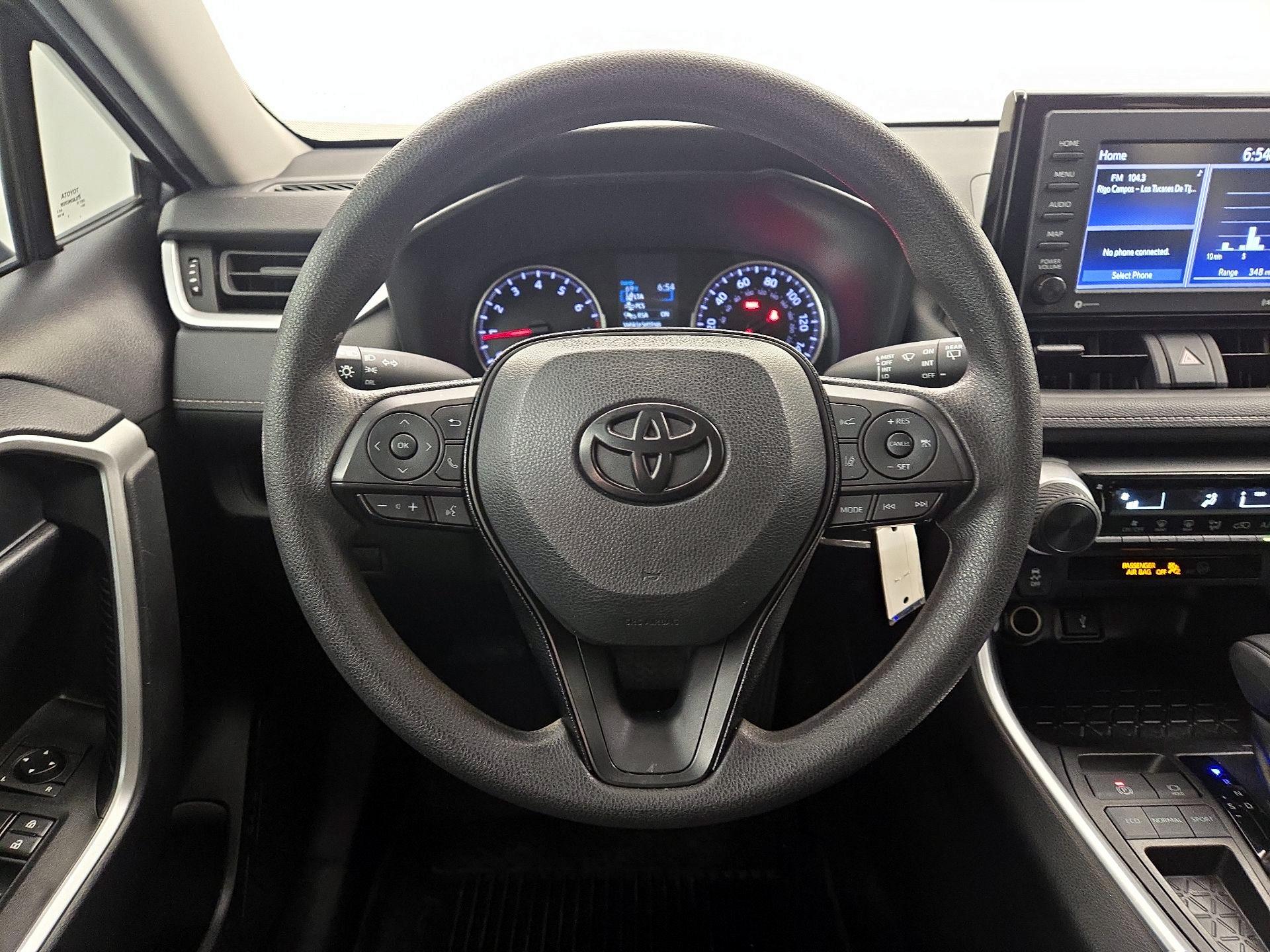 Thumbnail: 2022 Toyota RAV4 - 10