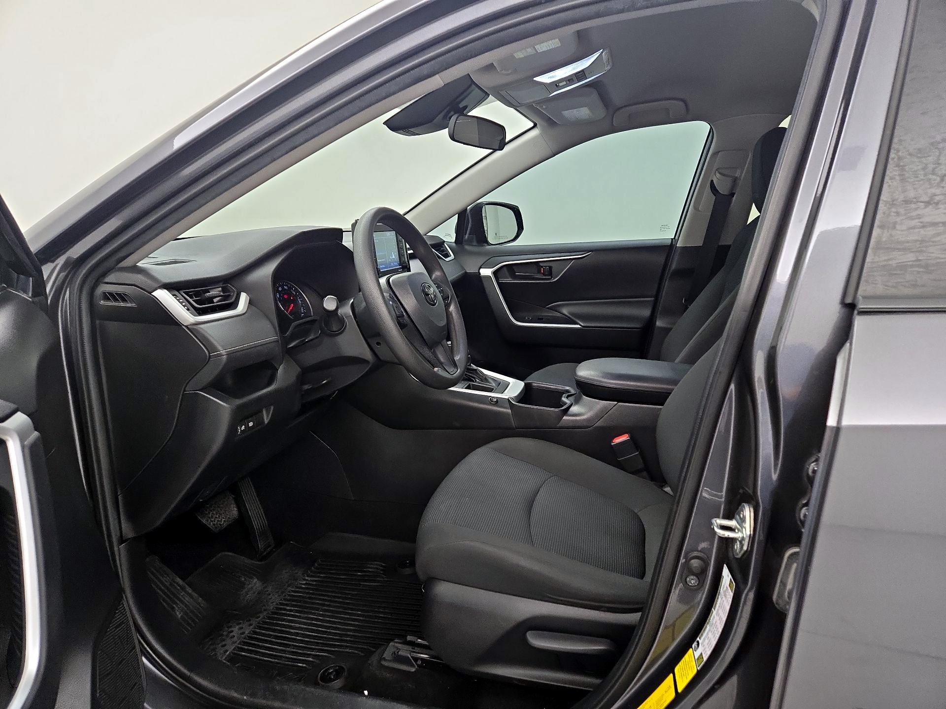 Thumbnail: 2022 Toyota RAV4 - 11