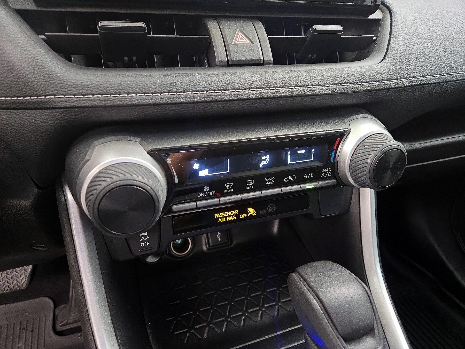 Thumbnail: 2022 Toyota RAV4 - 16