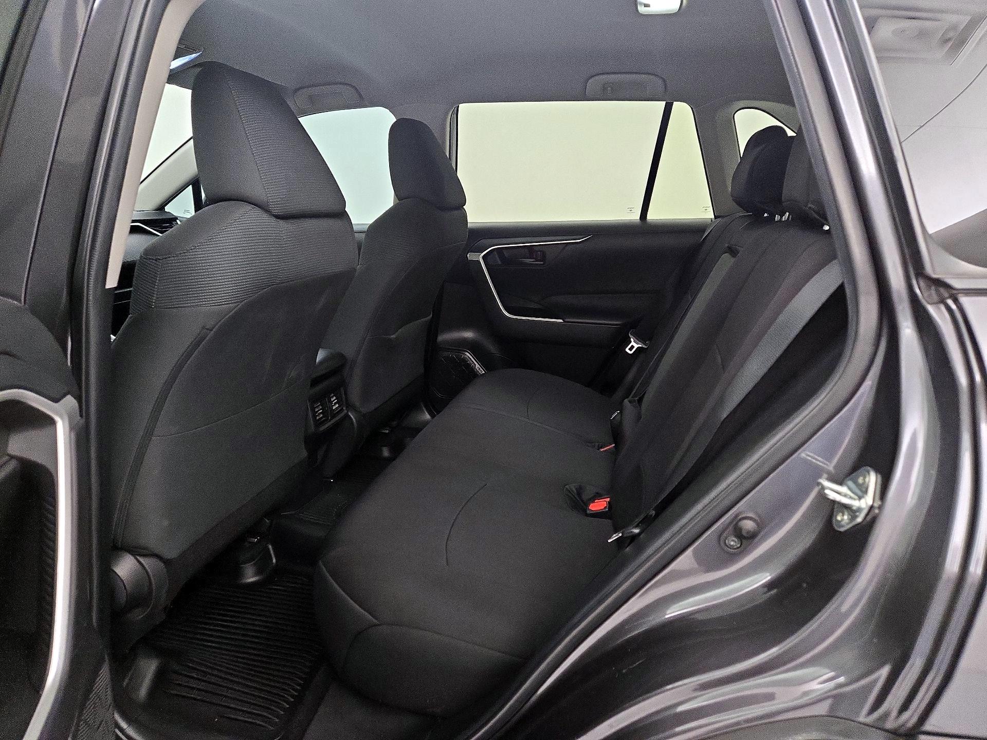 Thumbnail: 2022 Toyota RAV4 - 19