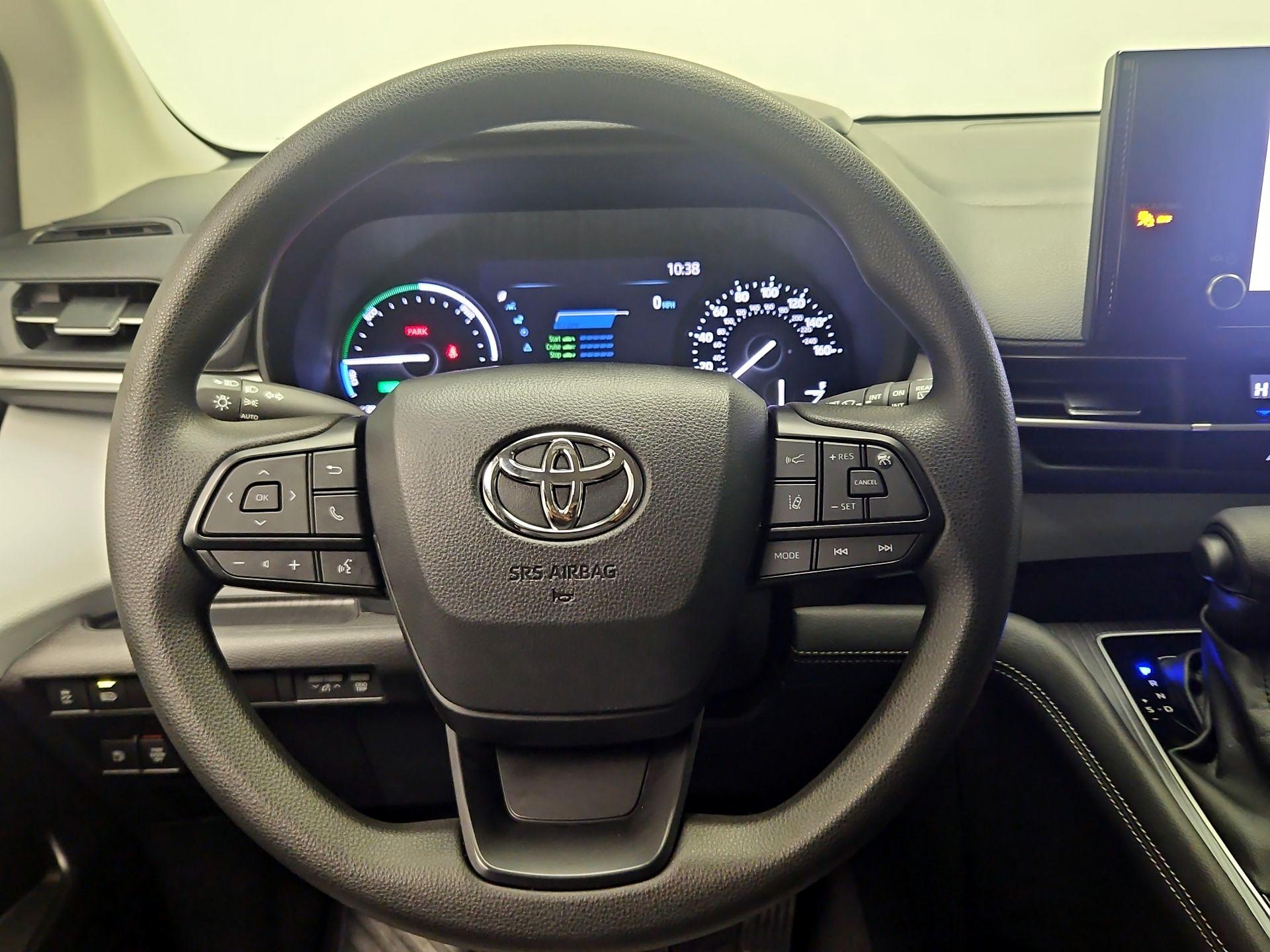 Thumbnail: 2025 Toyota Sienna - 10