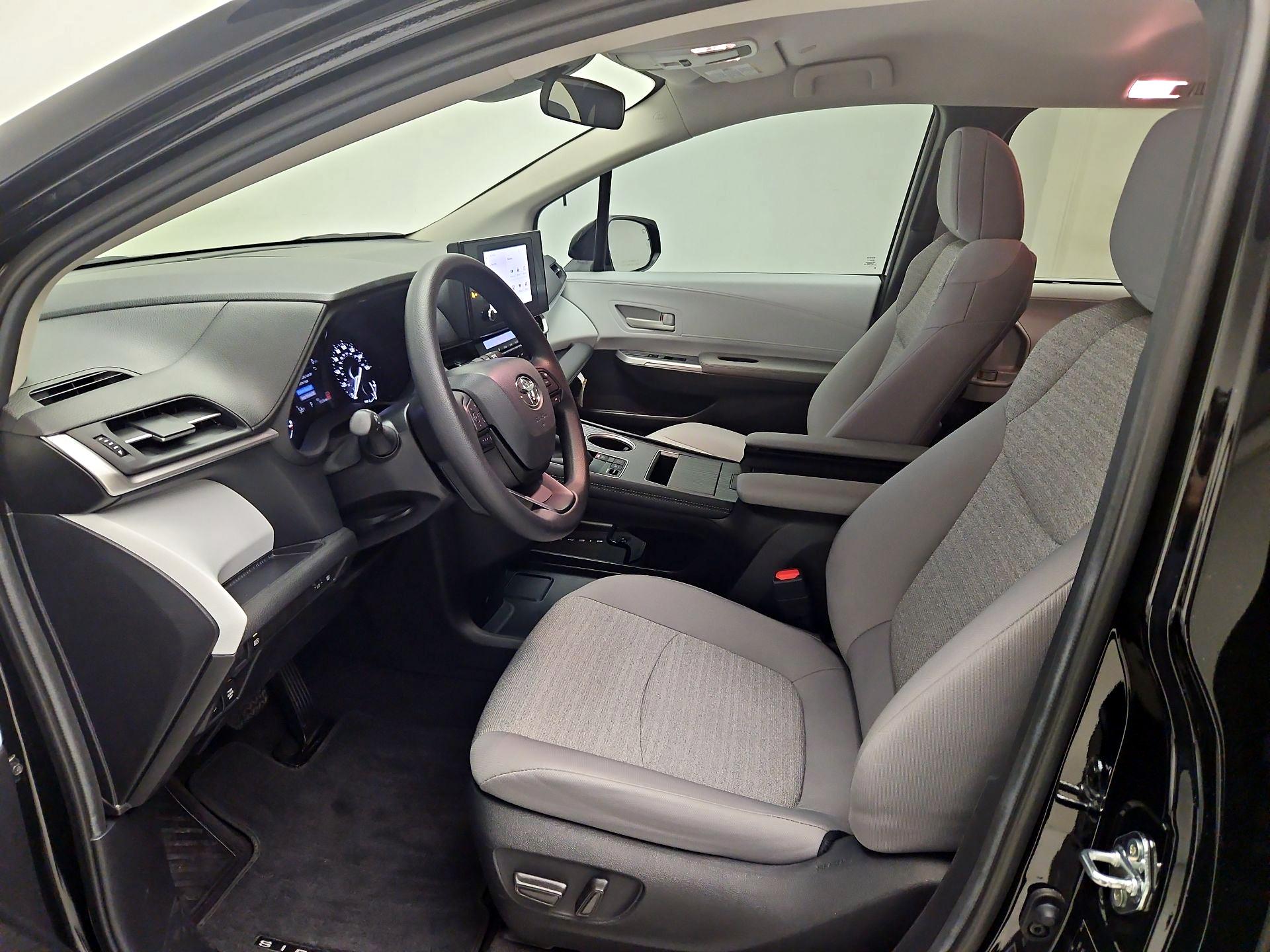 Thumbnail: 2025 Toyota Sienna - 11