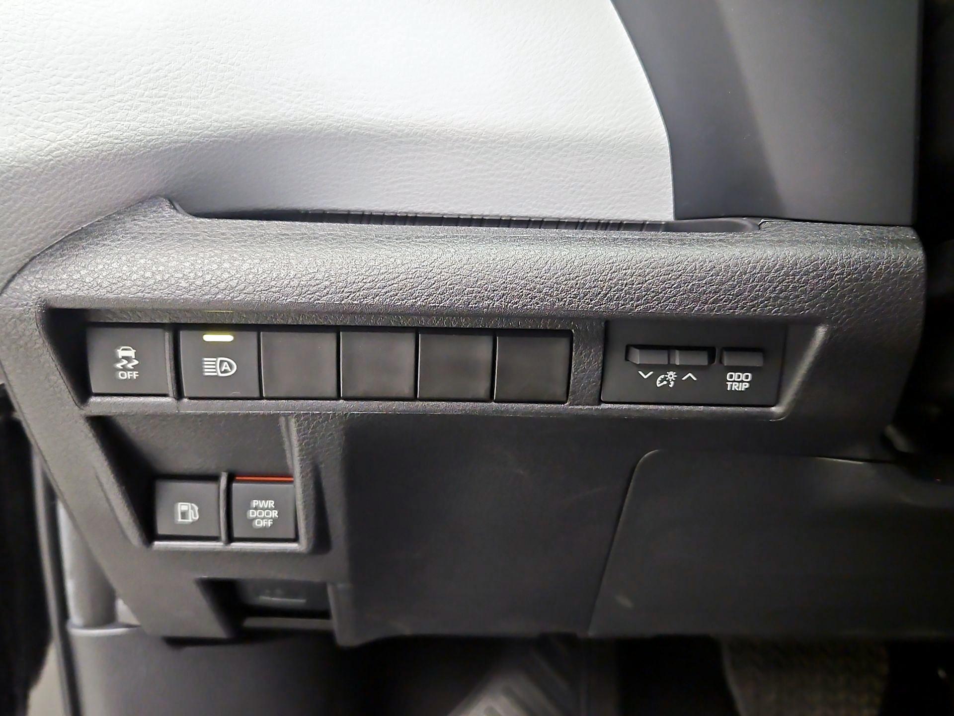 Thumbnail: 2025 Toyota Sienna - 13