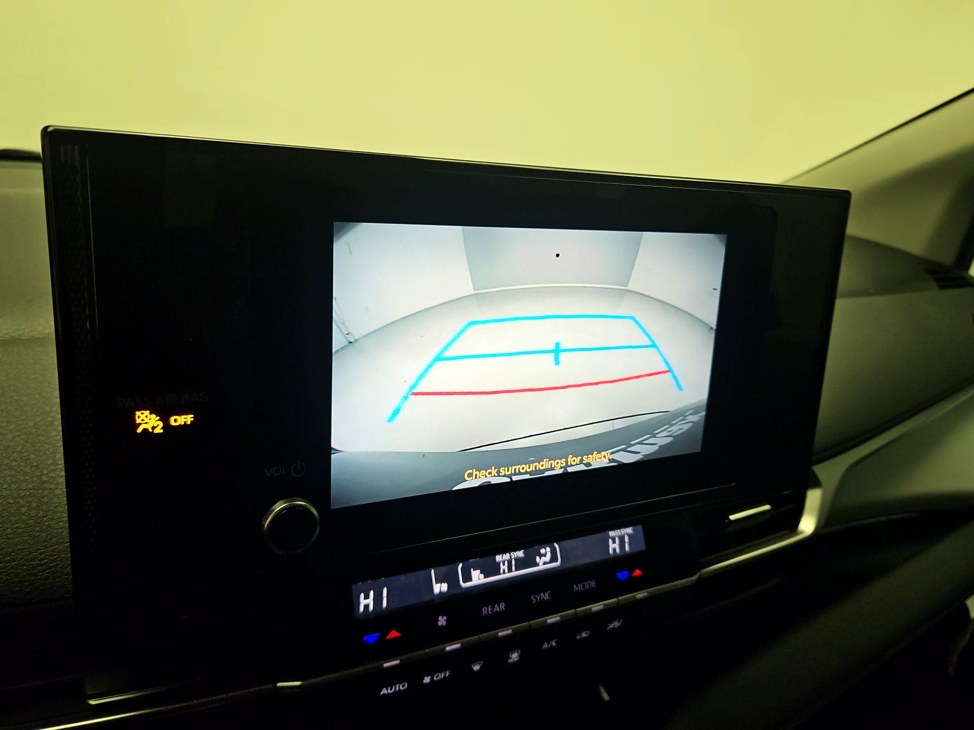 Thumbnail: 2025 Toyota Sienna - 14