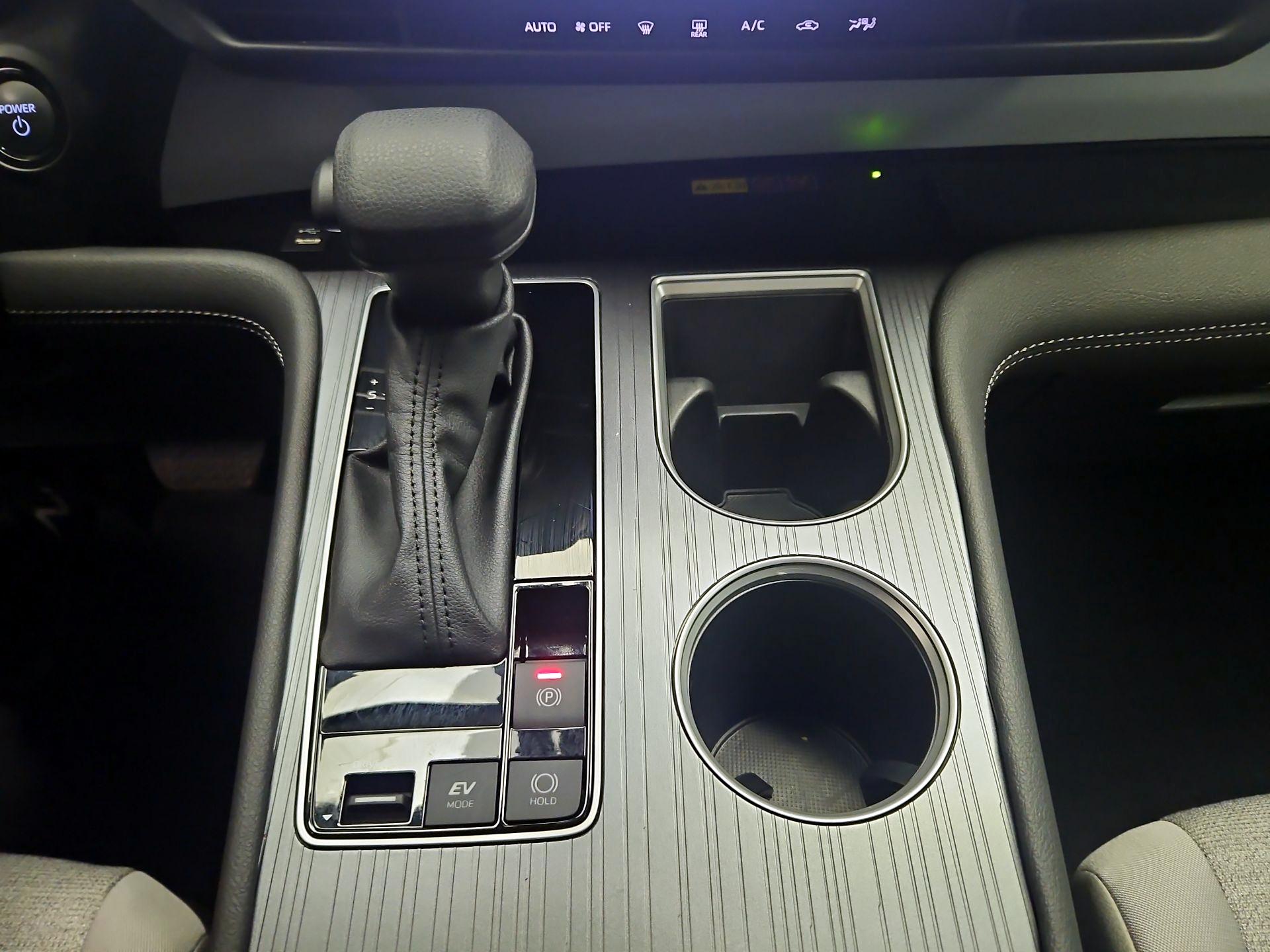 Thumbnail: 2025 Toyota Sienna - 17