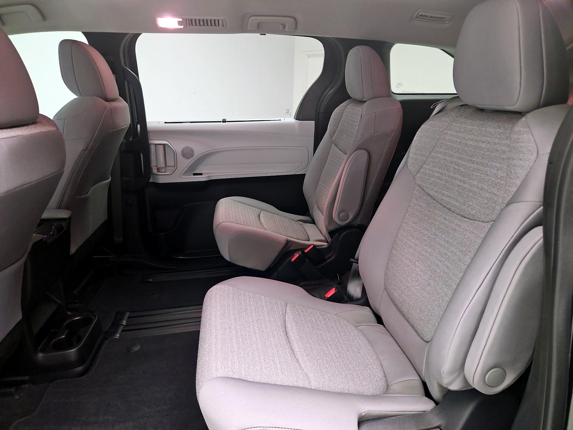 Thumbnail: 2025 Toyota Sienna - 19