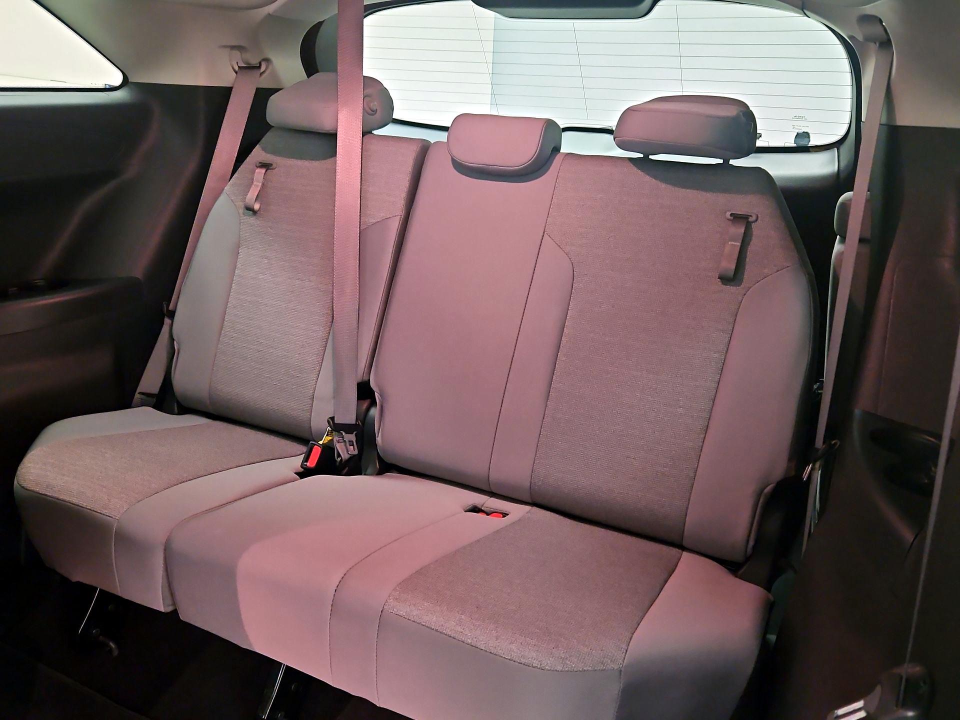 Thumbnail: 2025 Toyota Sienna - 20