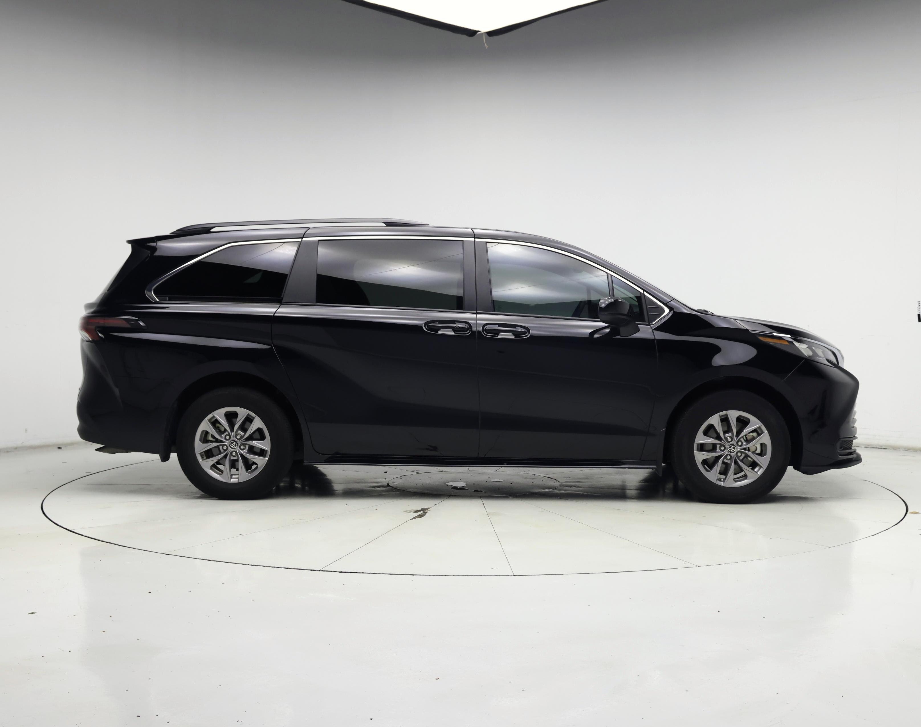Thumbnail: 2025 Toyota Sienna - 7