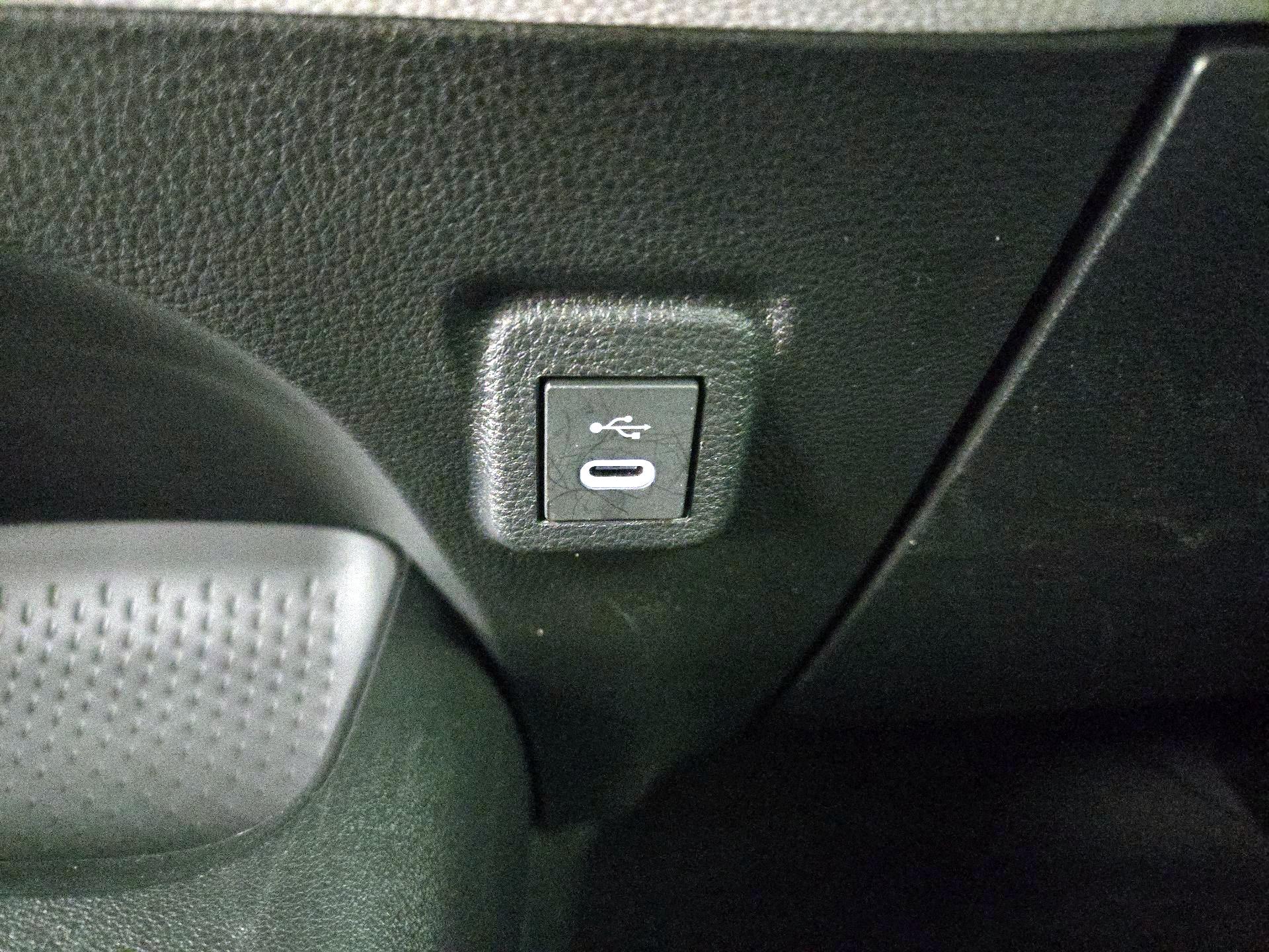 Thumbnail: 2025 Toyota Corolla - 18