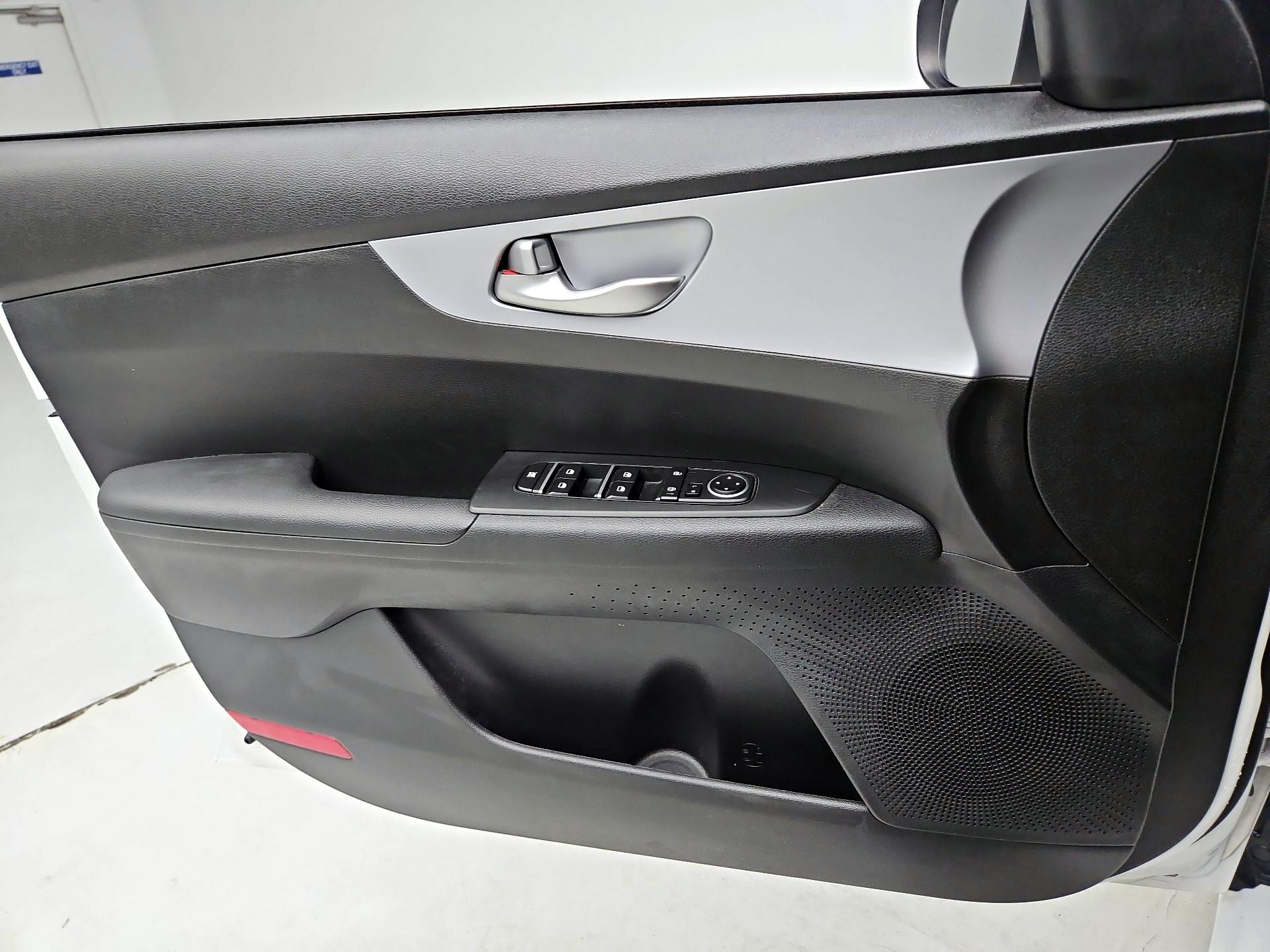 Thumbnail: 2023 Kia Forte - 12