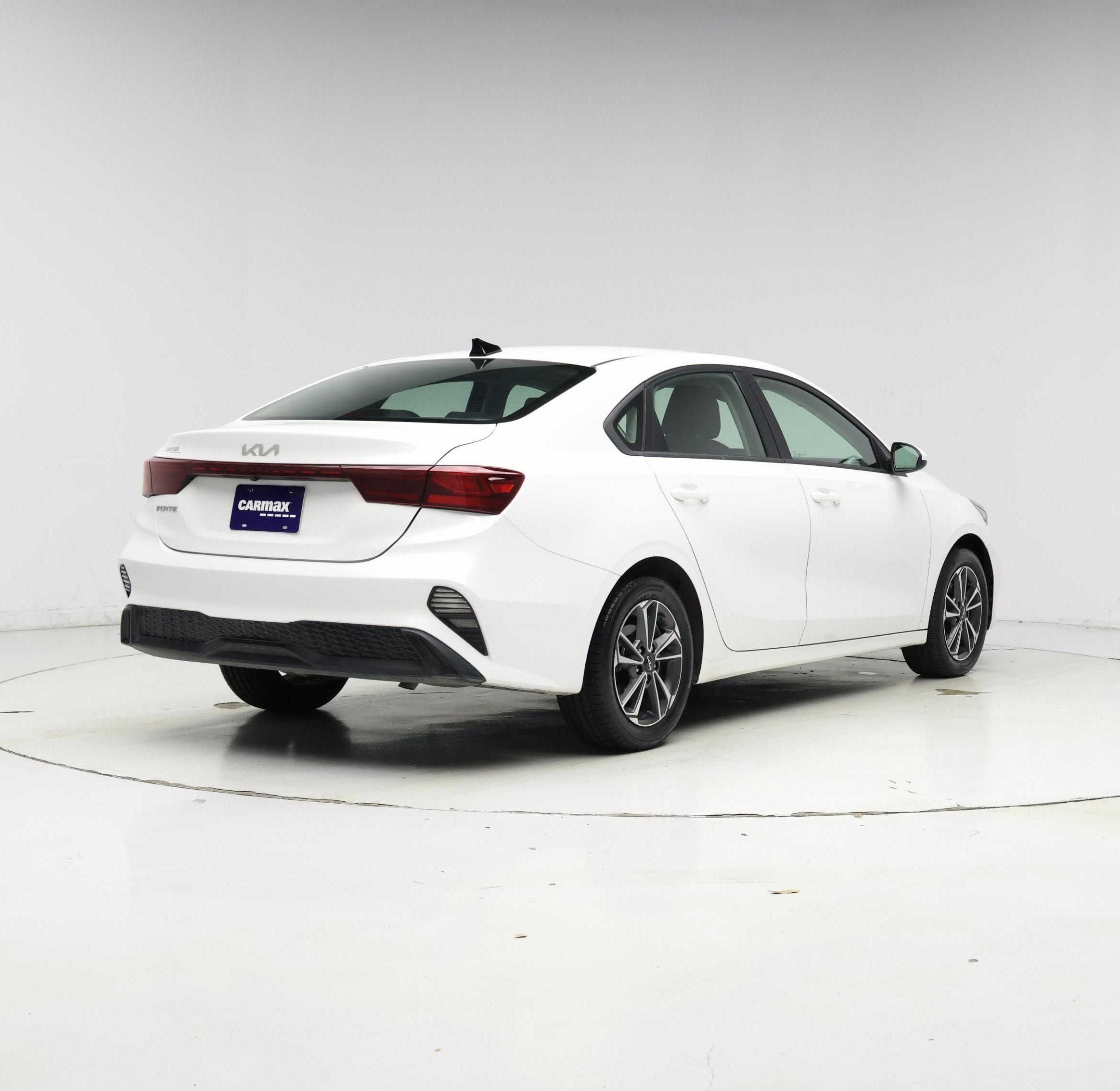 Thumbnail: 2023 Kia Forte - 8