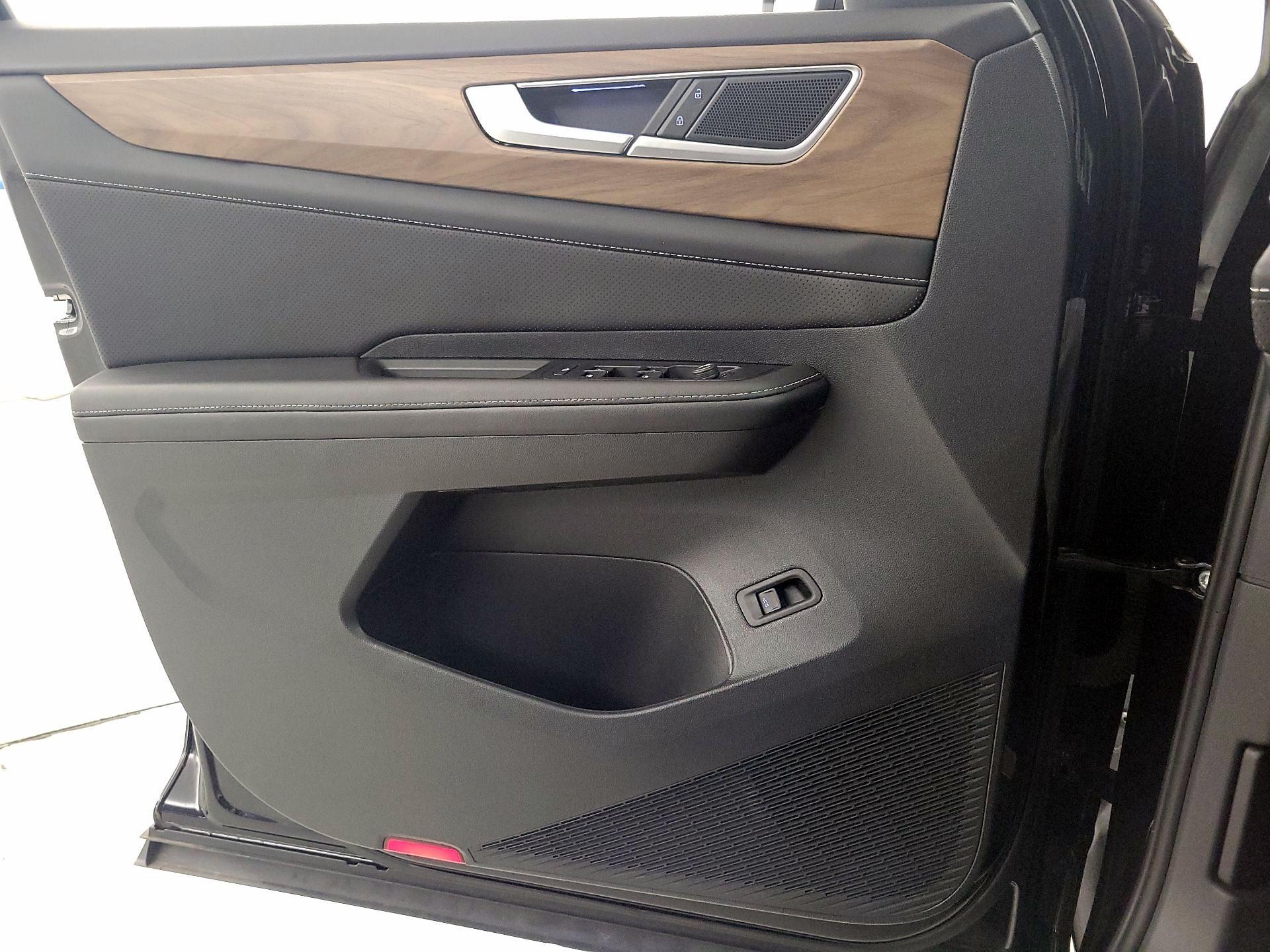 Thumbnail: 2024 Volkswagen Atlas - 12