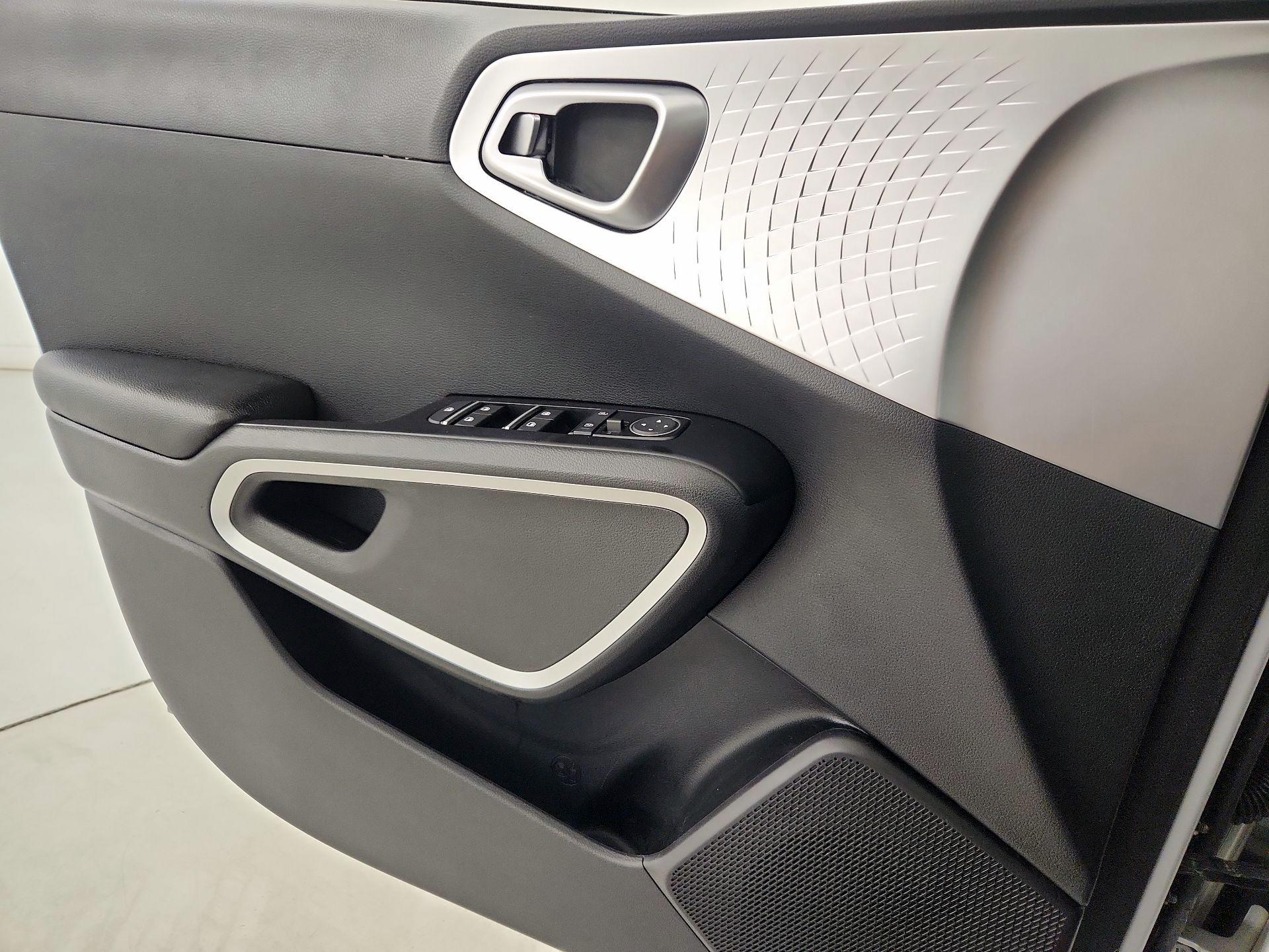 Thumbnail: 2020 Kia Soul - 12