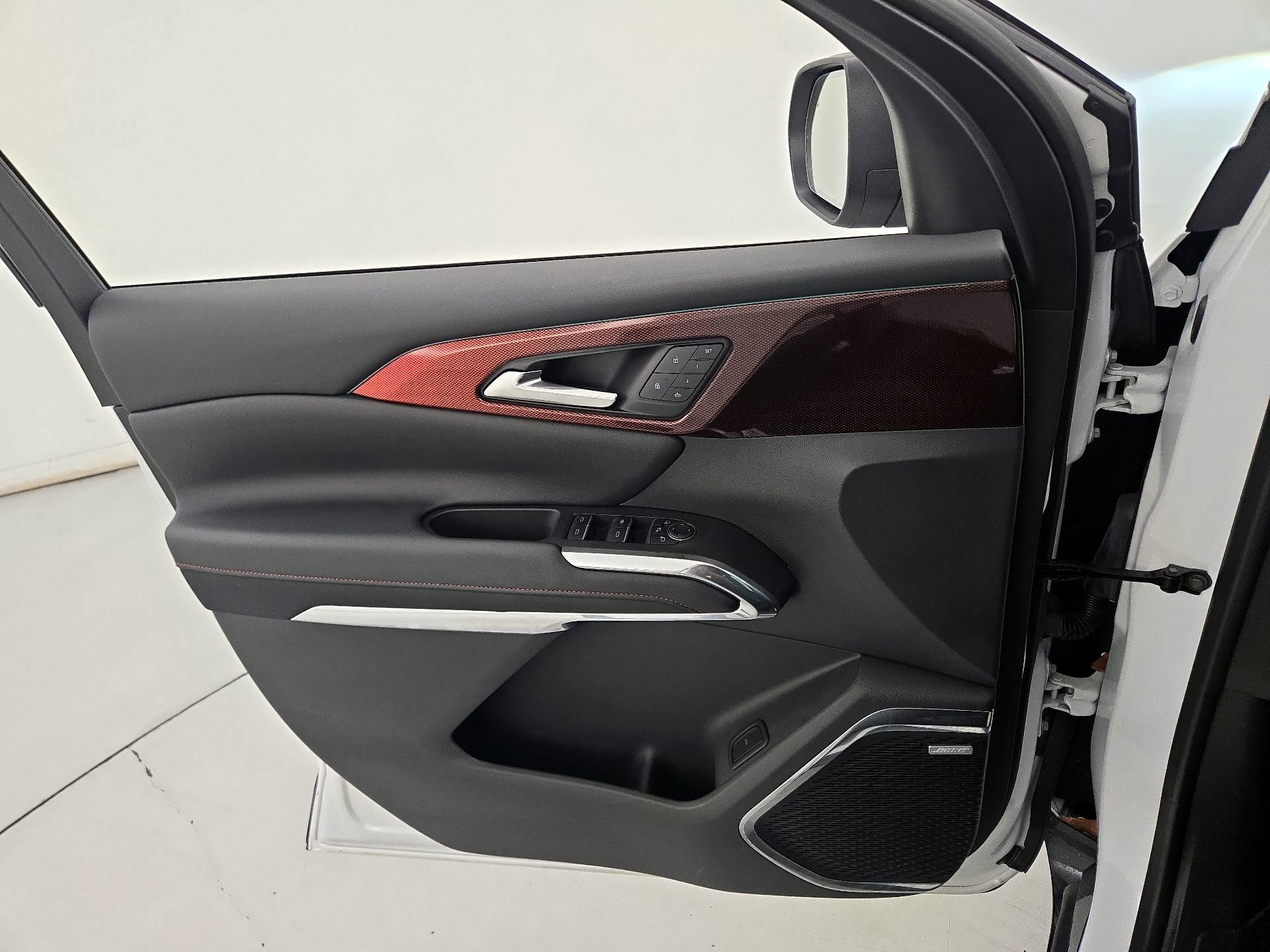 Thumbnail: 2025 Chevrolet Traverse - 12