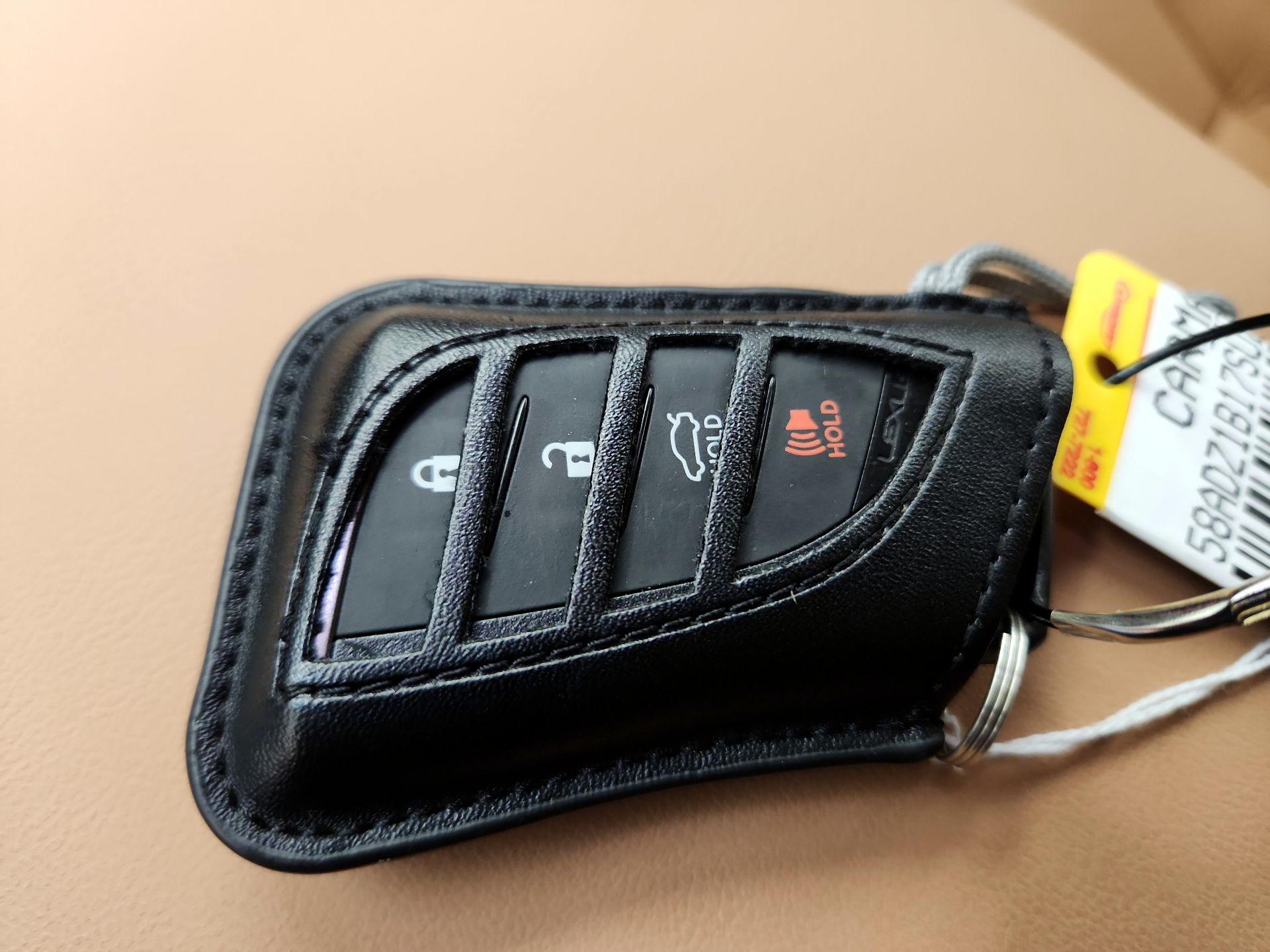 Thumbnail: 2025 Lexus ES - 18