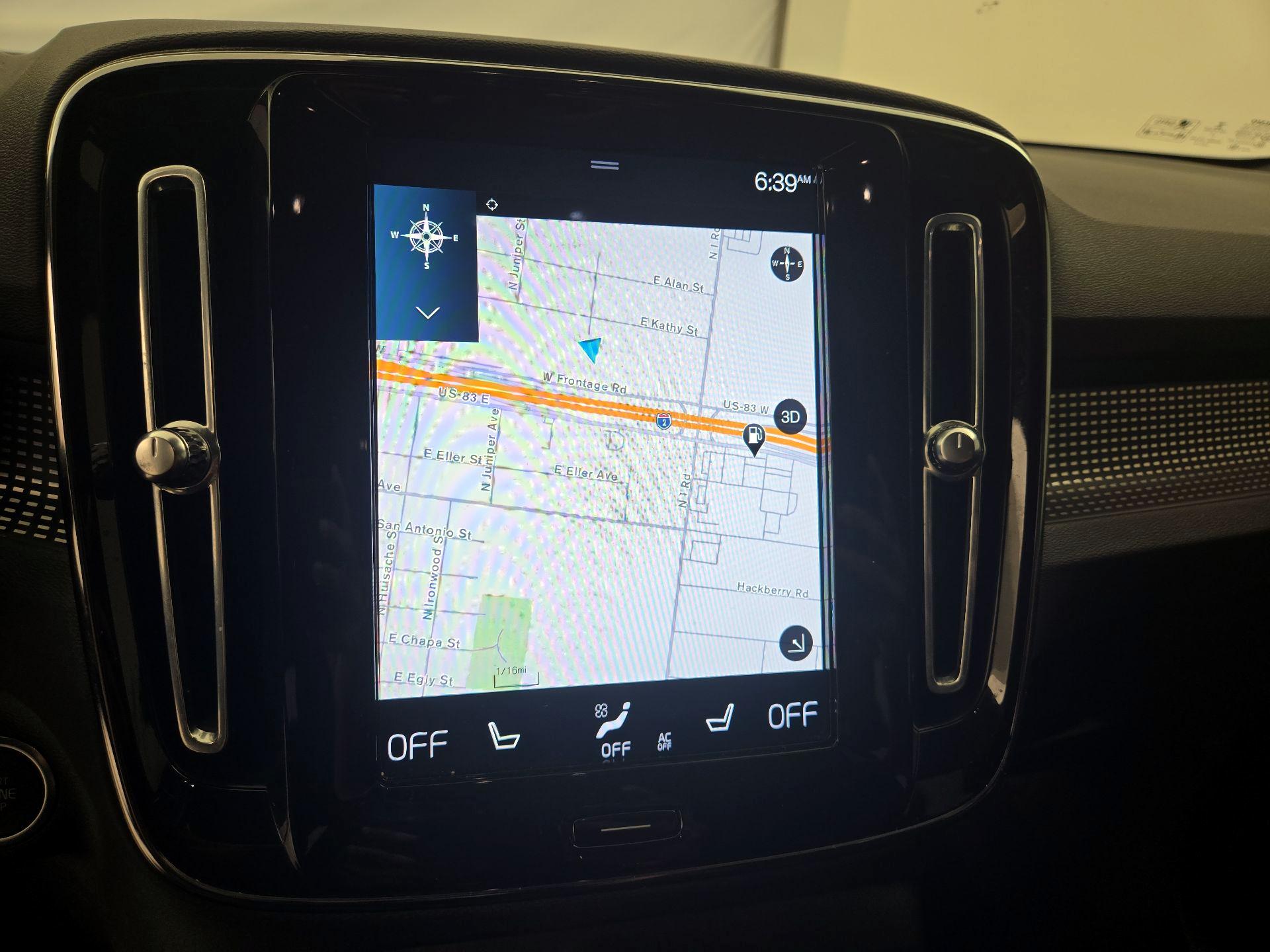 Thumbnail: 2022 Volvo XC40 - 14