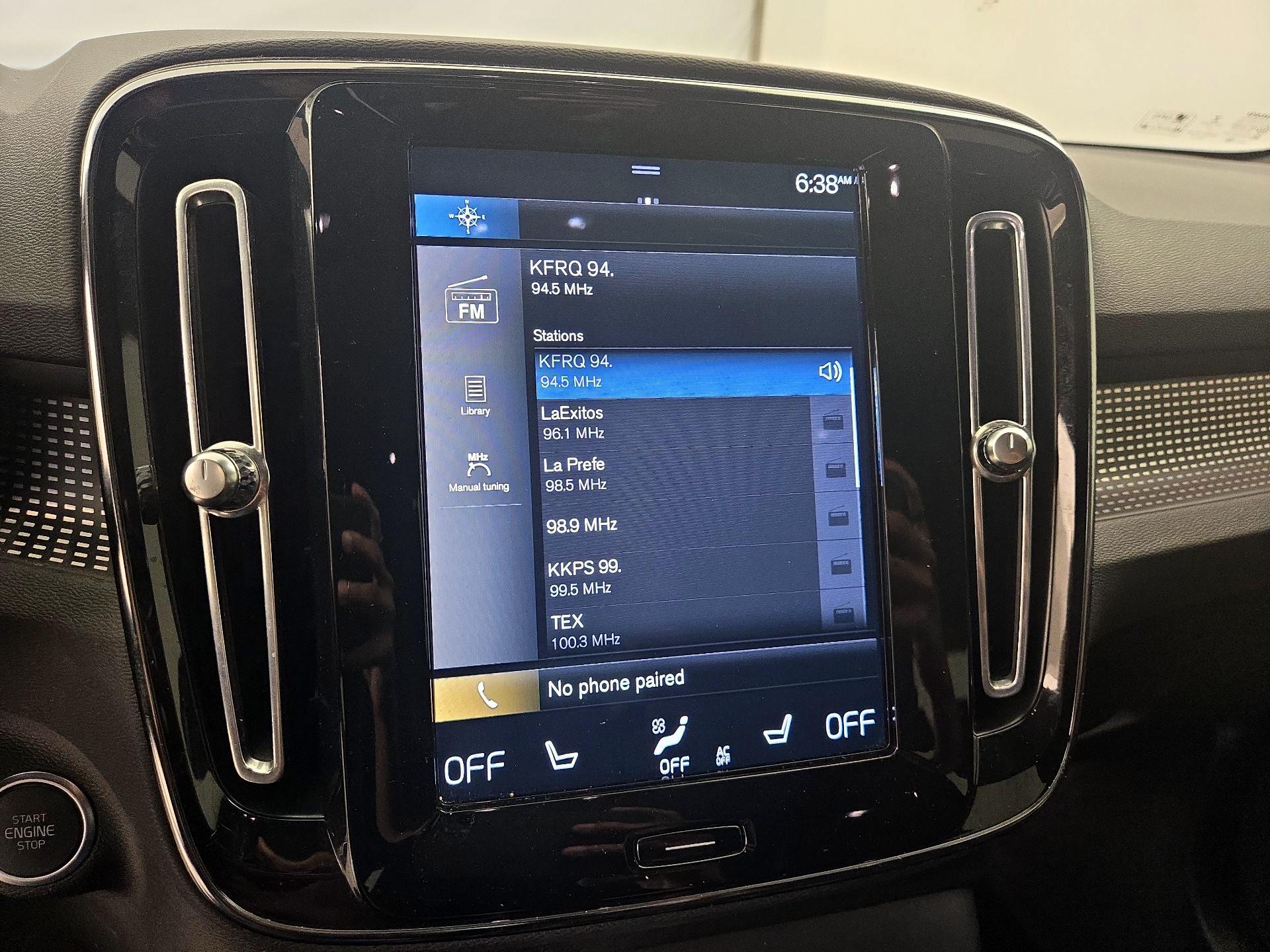 Thumbnail: 2022 Volvo XC40 - 16